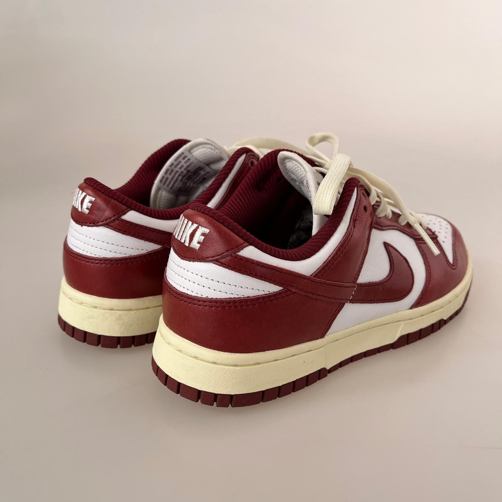 スニーカー NIKE WMNS DUNK LOW PRM TEAM RED 24.5㎝ FJ4555-100 24.5cm (US6 1/2 UK6 EU39)