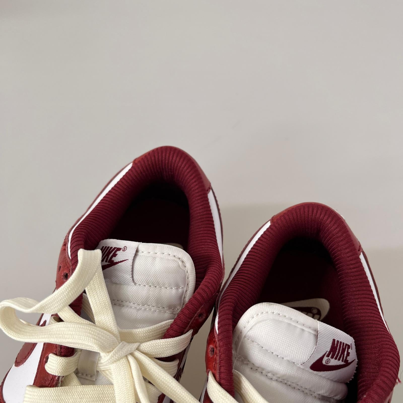 スニーカー NIKE WMNS DUNK LOW PRM TEAM RED 24.5㎝ FJ4555-100 24.5cm (US6 1/2 UK6 EU39)
