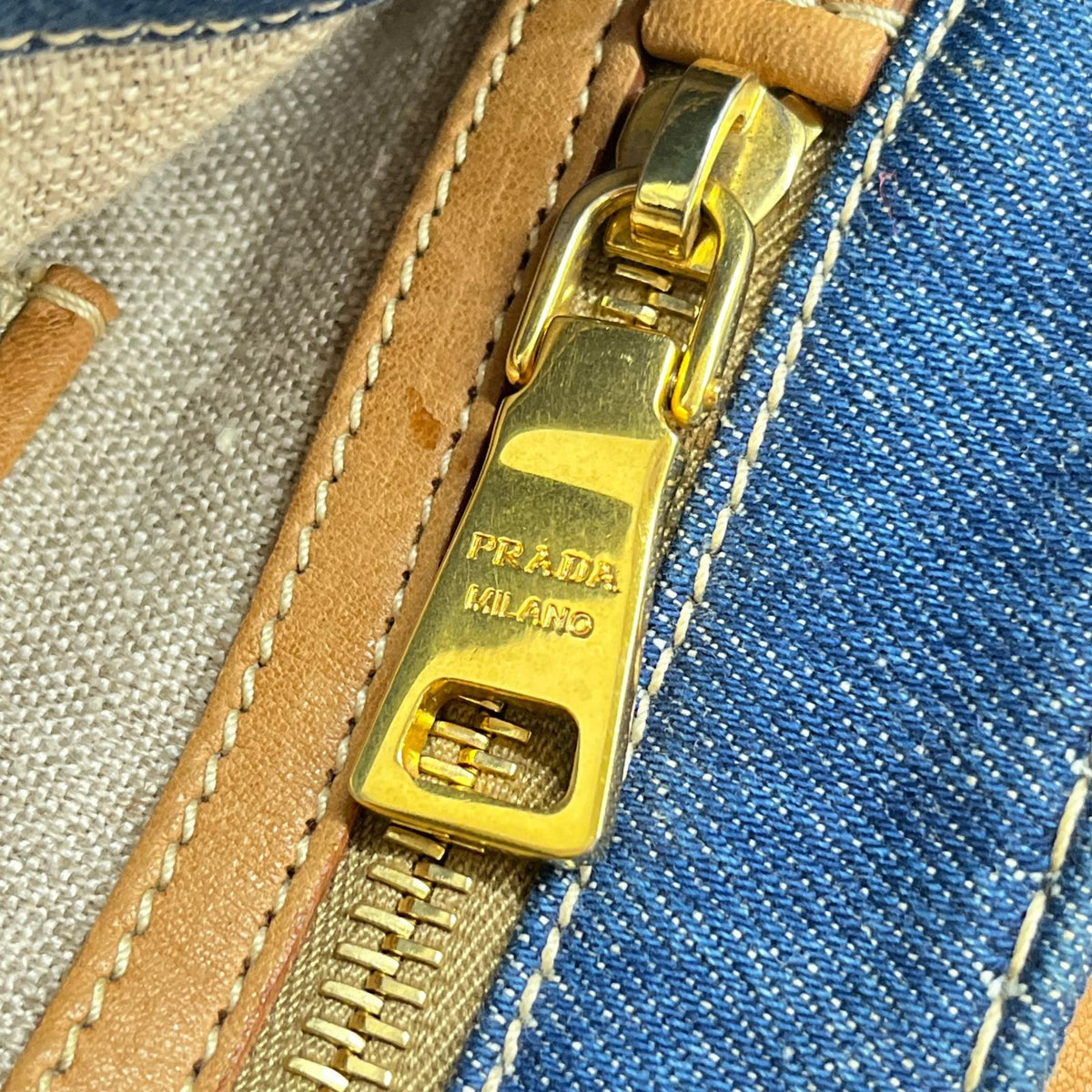 PRADA デニムショルダーバッグ