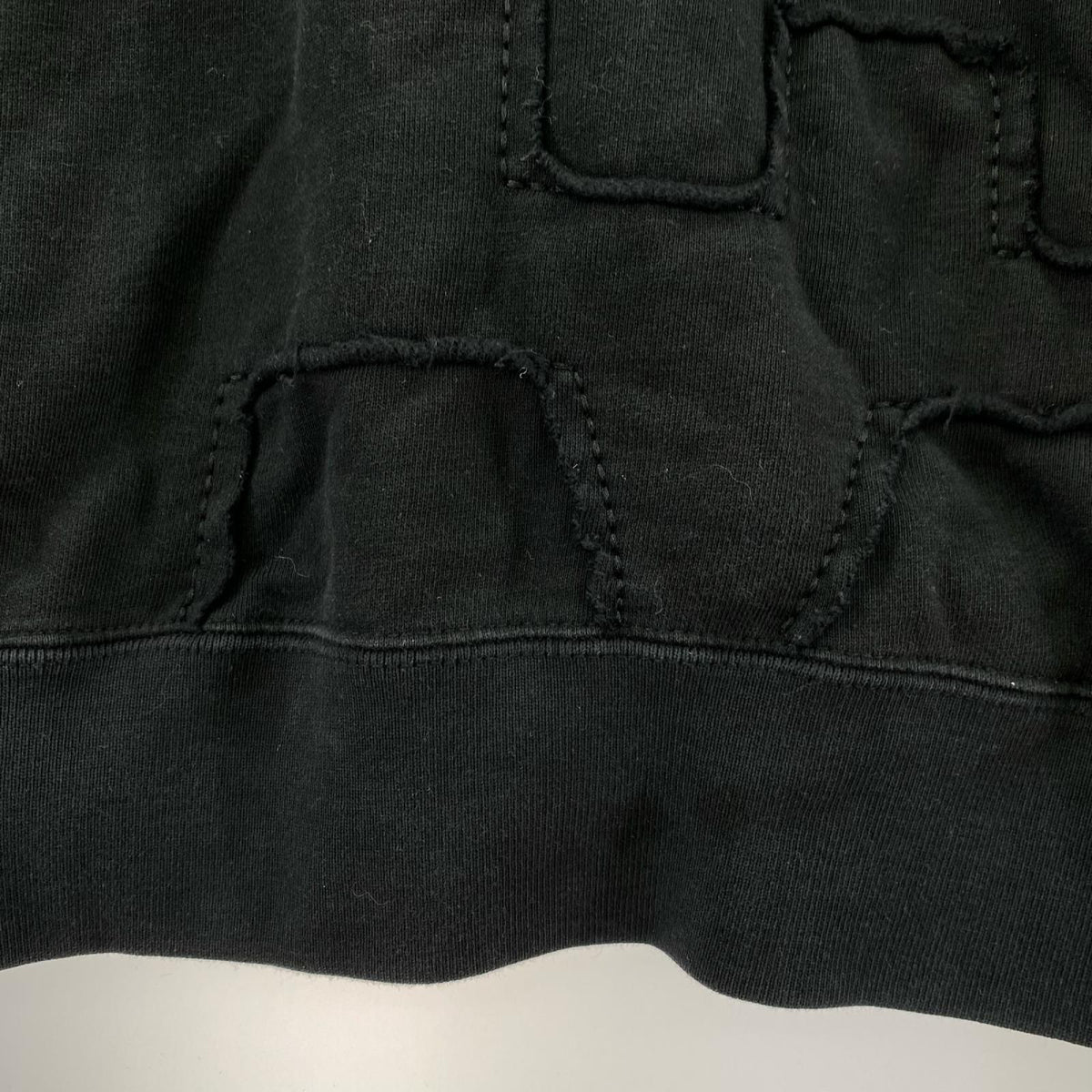 パーカー CUTOUT LETTERS HOODED SWEATSHIRT M ブラック