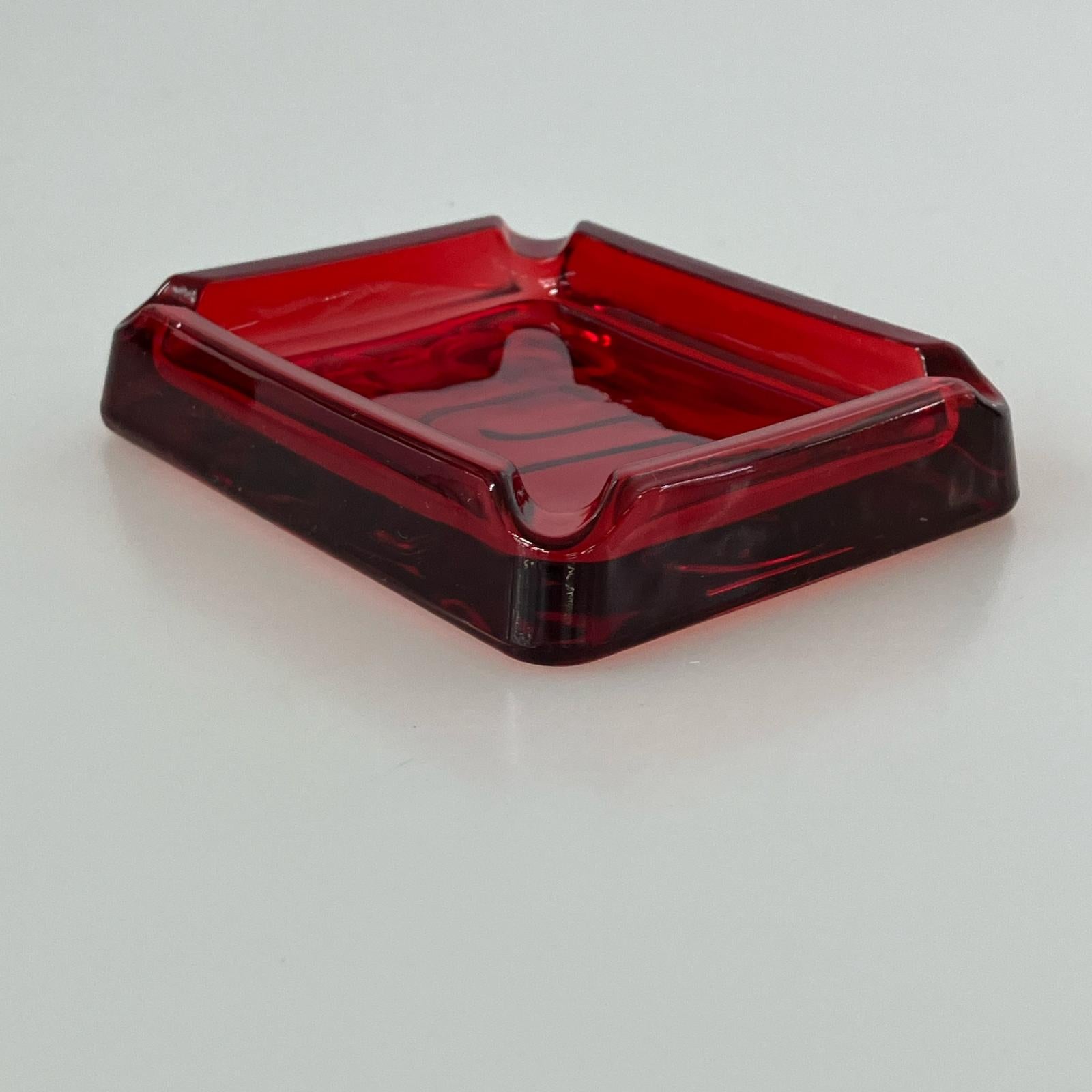 その他アクセサリー Debossed Glass Ashtray Red 灰皿 レッド