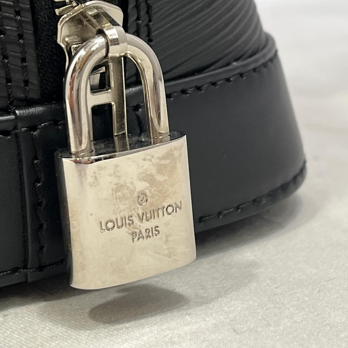 LOUIS VUITTON エピ アルマBB M40862