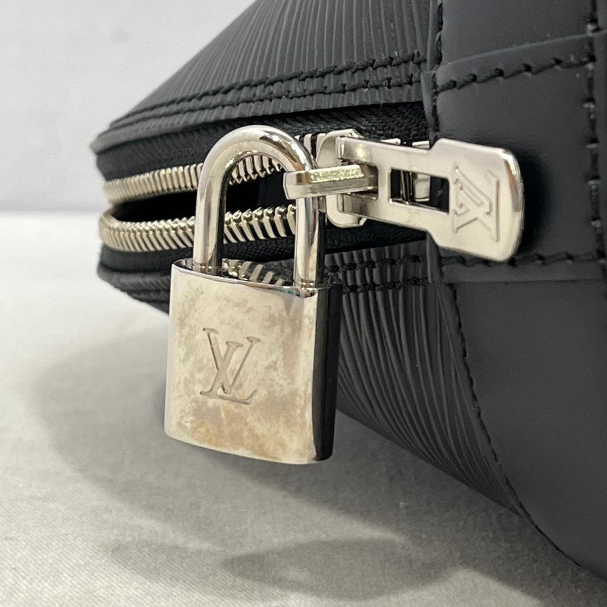 LOUIS VUITTON エピ アルマBB M40862
