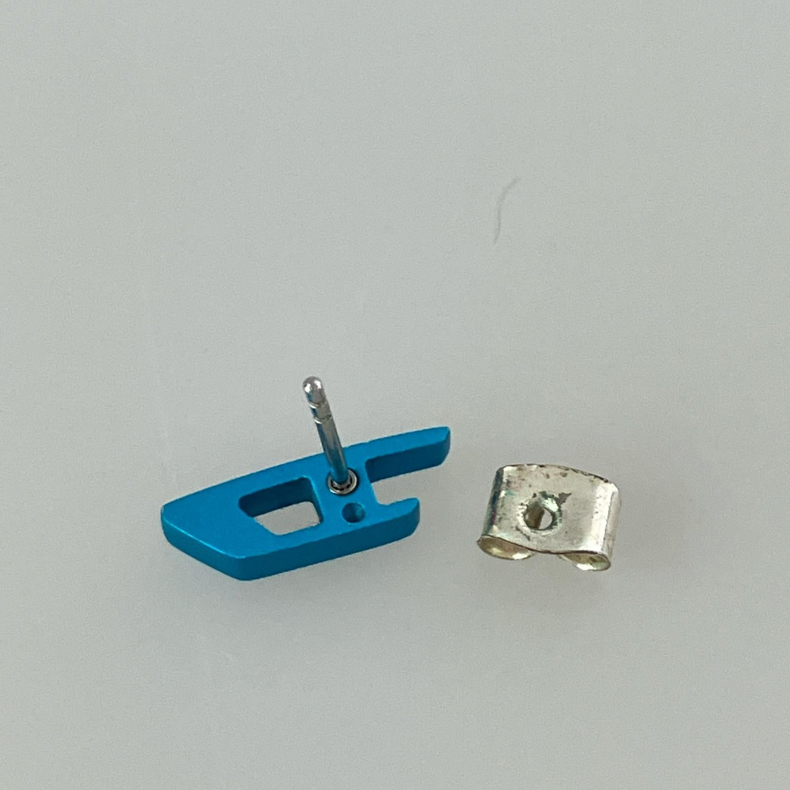 その他アクセサリー スタッドピアス ブルー
