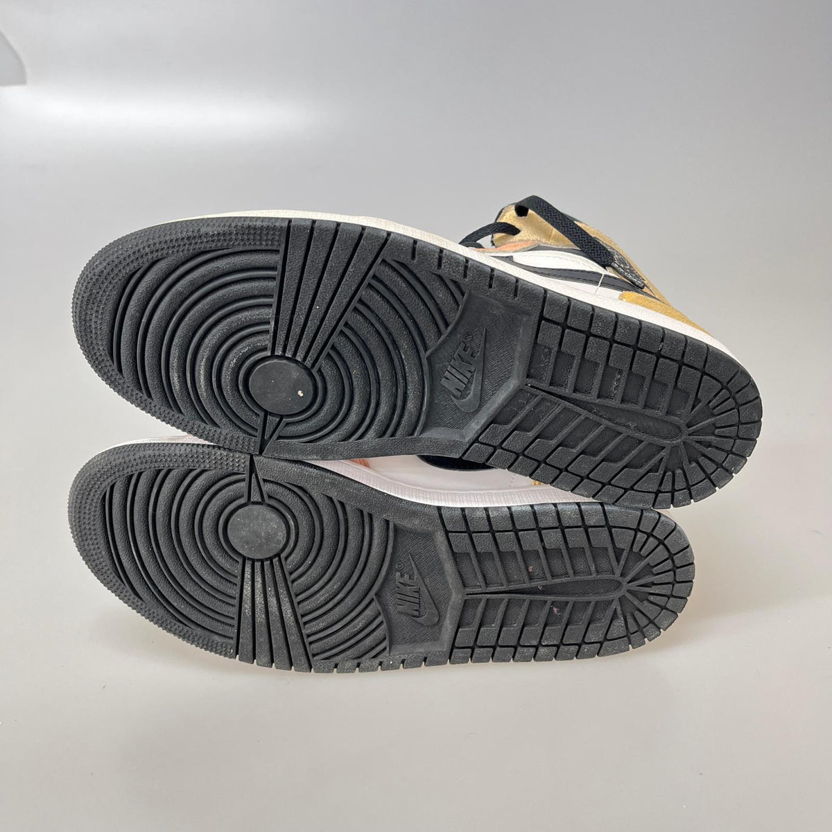 スニーカー JORDAN 1 MID SE/サイズ26.5cm 26.5cm (US8 1/2 UK8 EU43) マルチカラー