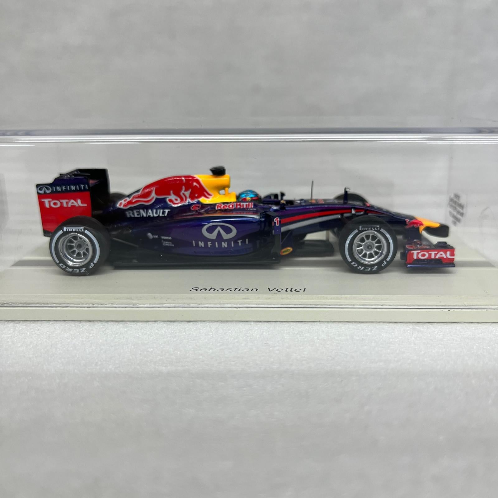スパーク 1/43 Red Bull RB10 2014 スケールカー