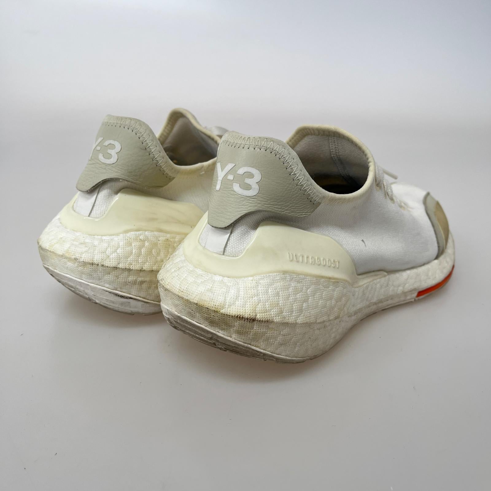 スニーカー UltraBoost 21 白 (26.5cm) 26.5cm (US8 1/2 UK8 EU43) ホワイト