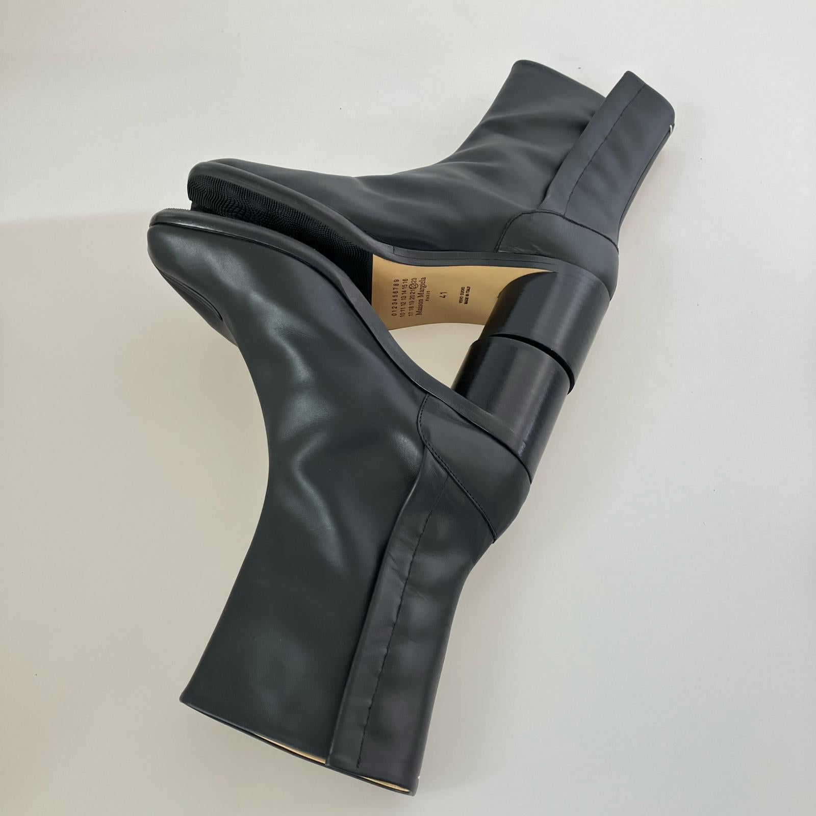 ブーツ c/o tabi soft leather heeled ankle boot ブラック