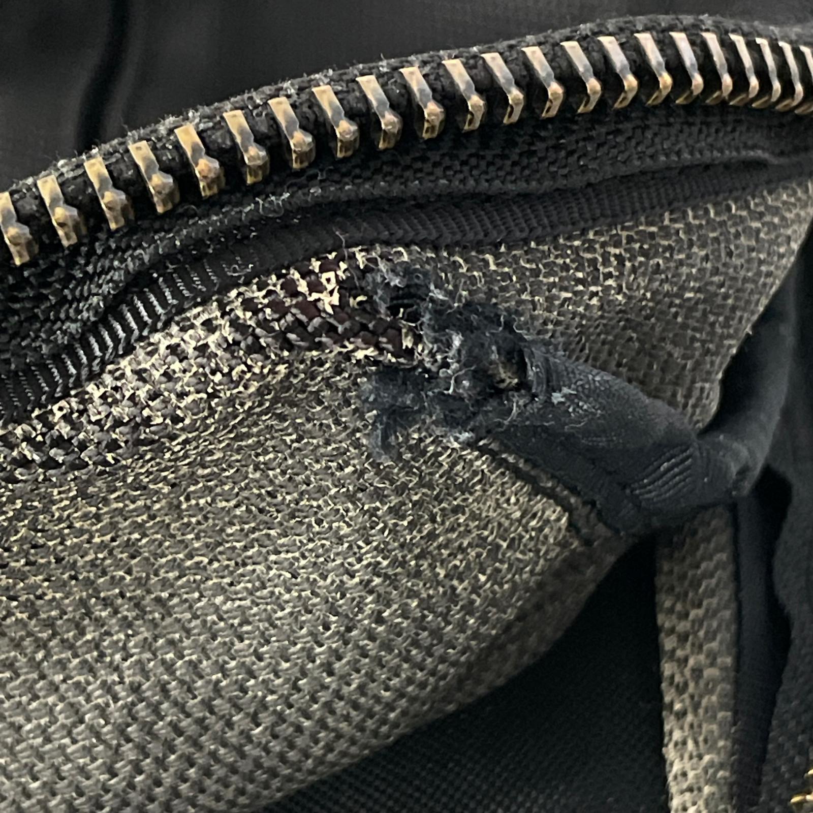 ボディバッグ HEAT SLING SHOULDER BAG ブラック ブラック