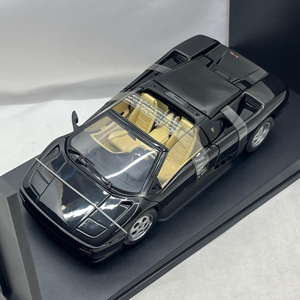 AUTOart 1/18 LAMBORGHINI DIABLO ROADSTER スケールカー