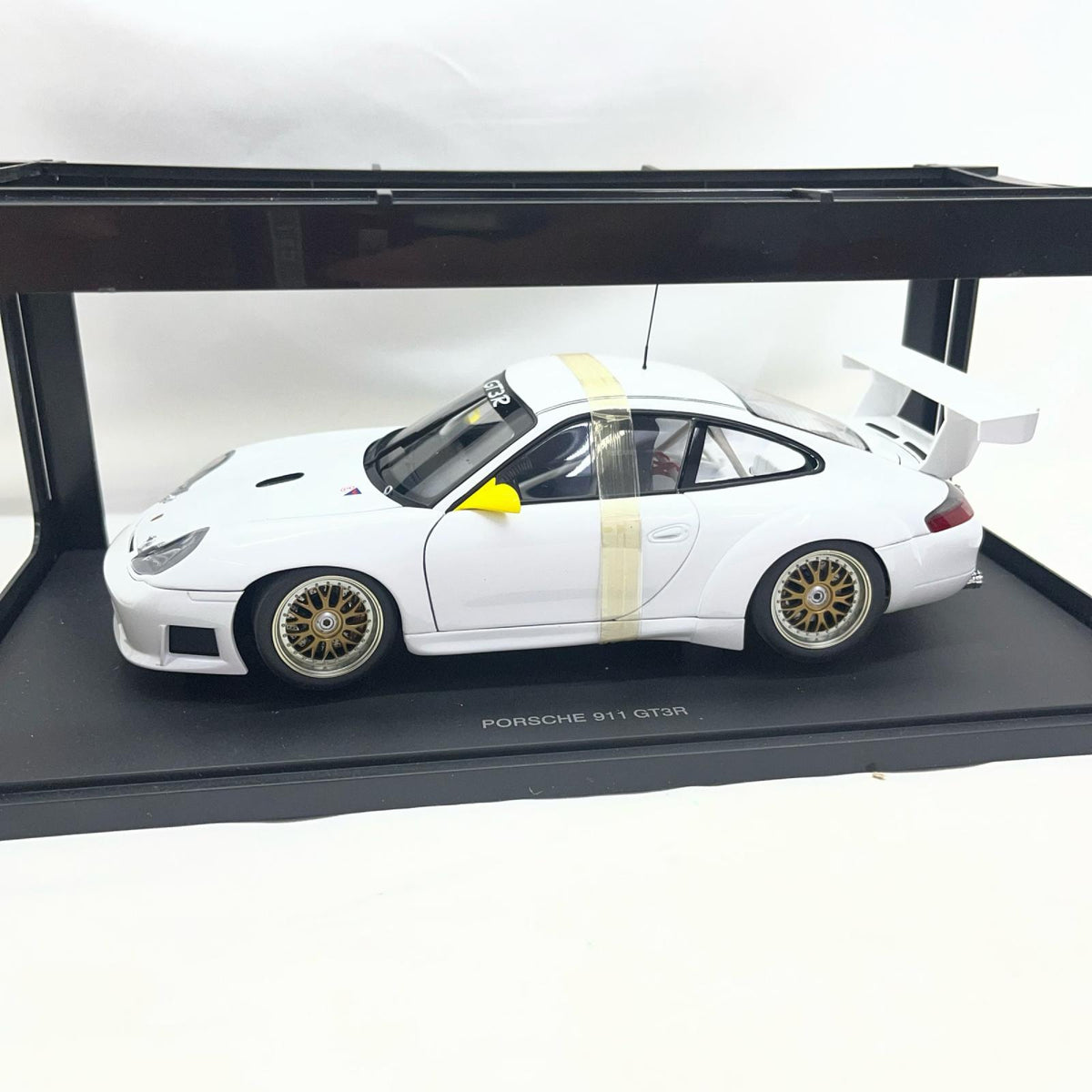 AUTOart ポルシェGT3R スケールカー
