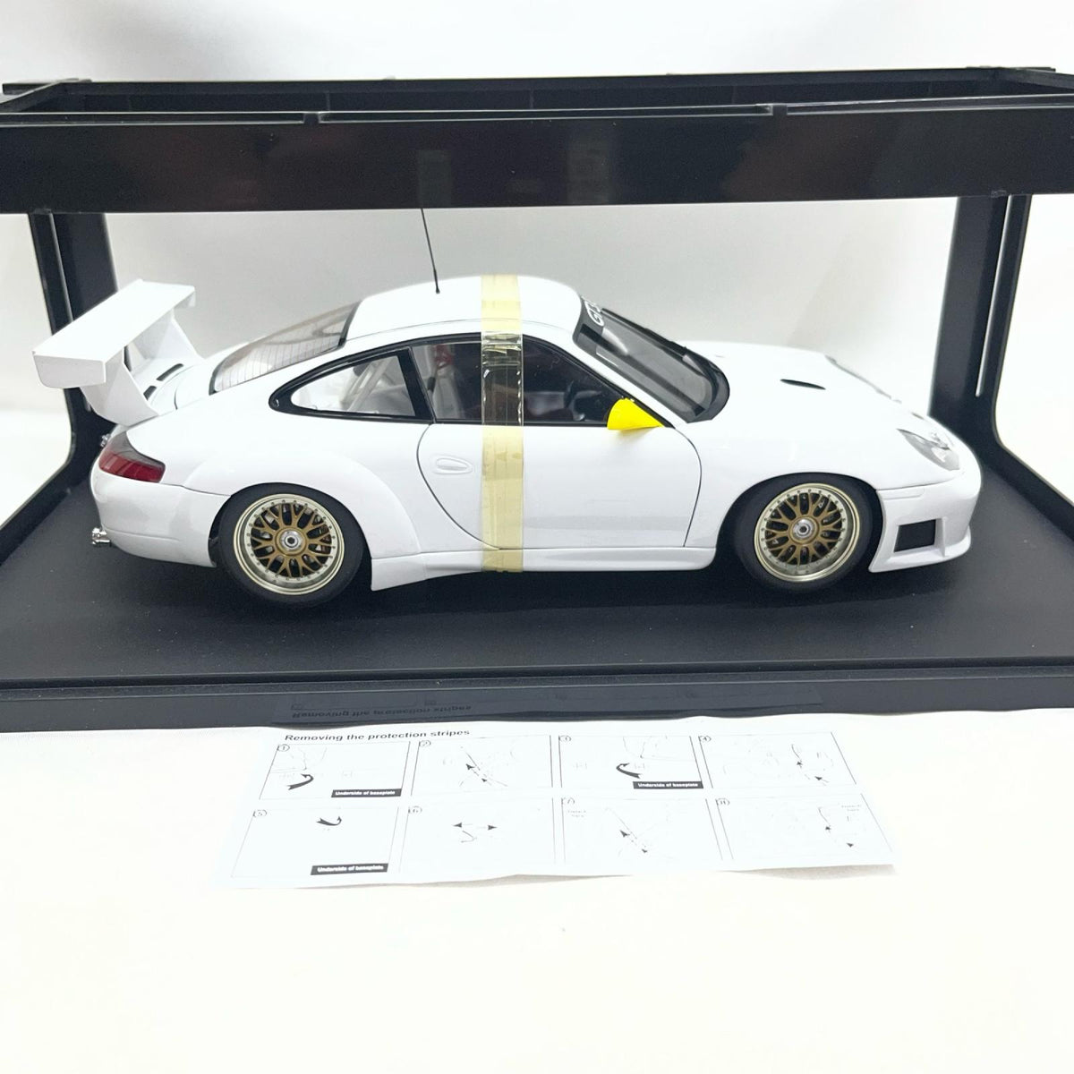AUTOart ポルシェGT3R スケールカー
