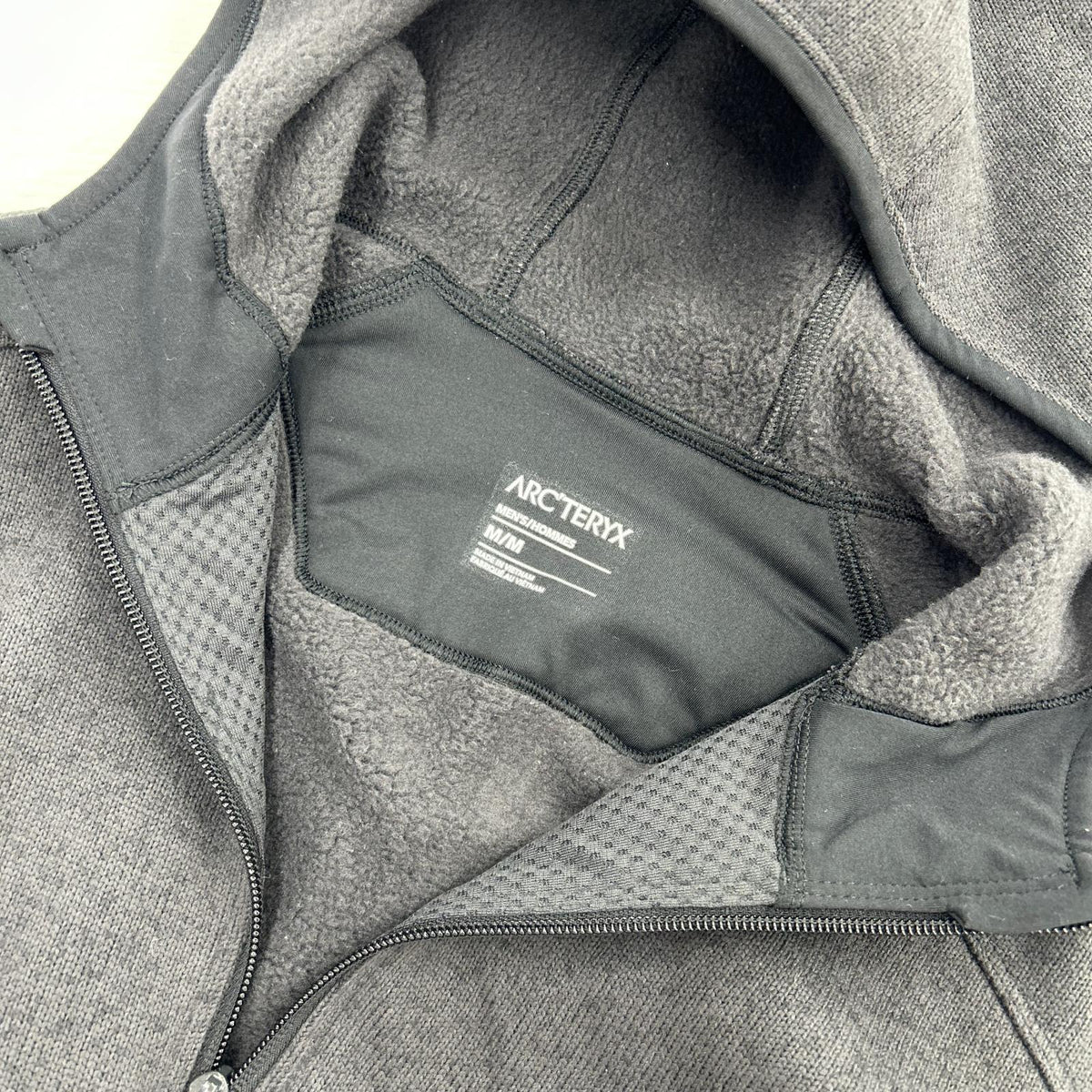 ジャケット COVERT HOODY M ブラック