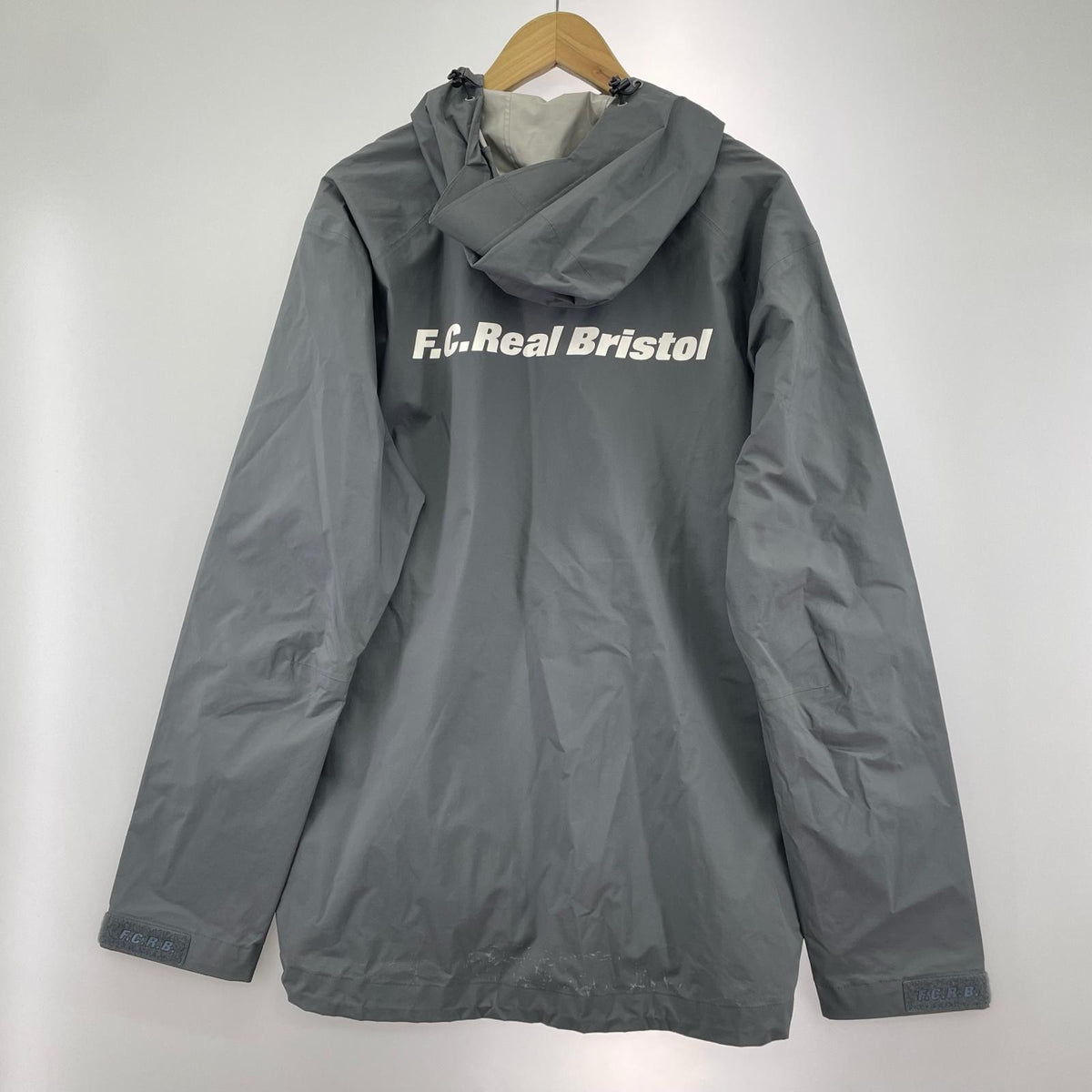 ジャケット F.C.Real Bristol ナイロンジャケット L グレー