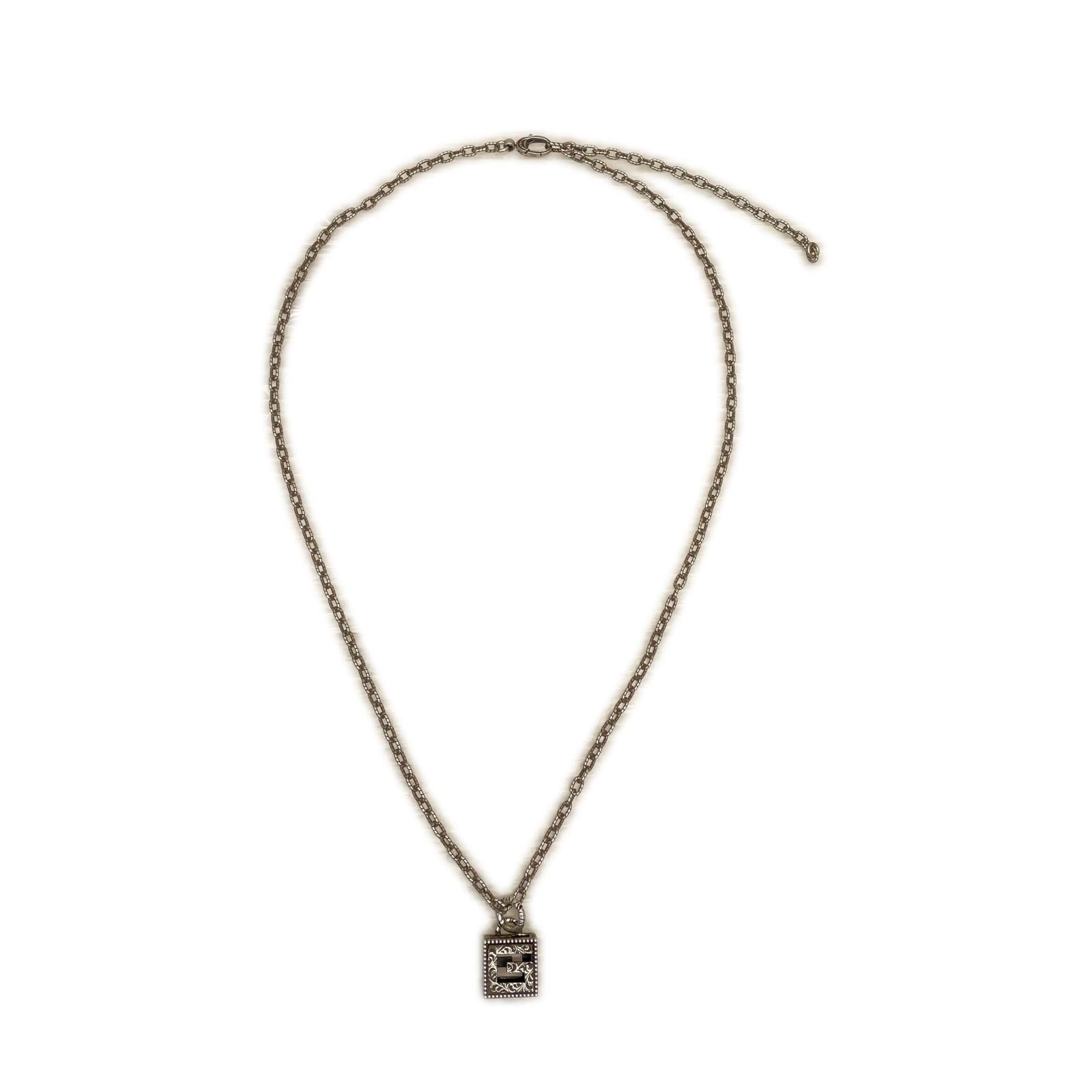 GUCCI スクエアG キューブ　シルバーネックレス