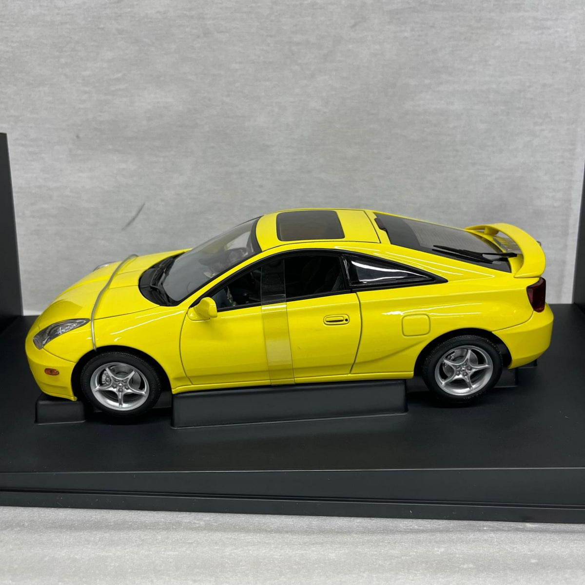 AUTOart トヨタ セリカ GT-S 黄 AUTOart スケールカー