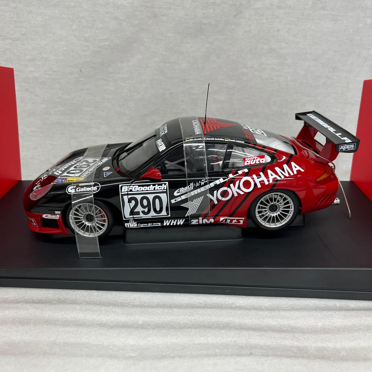 AUTOart YOKOHAMA ポルシェ 911 GT3 RS スケールカー
