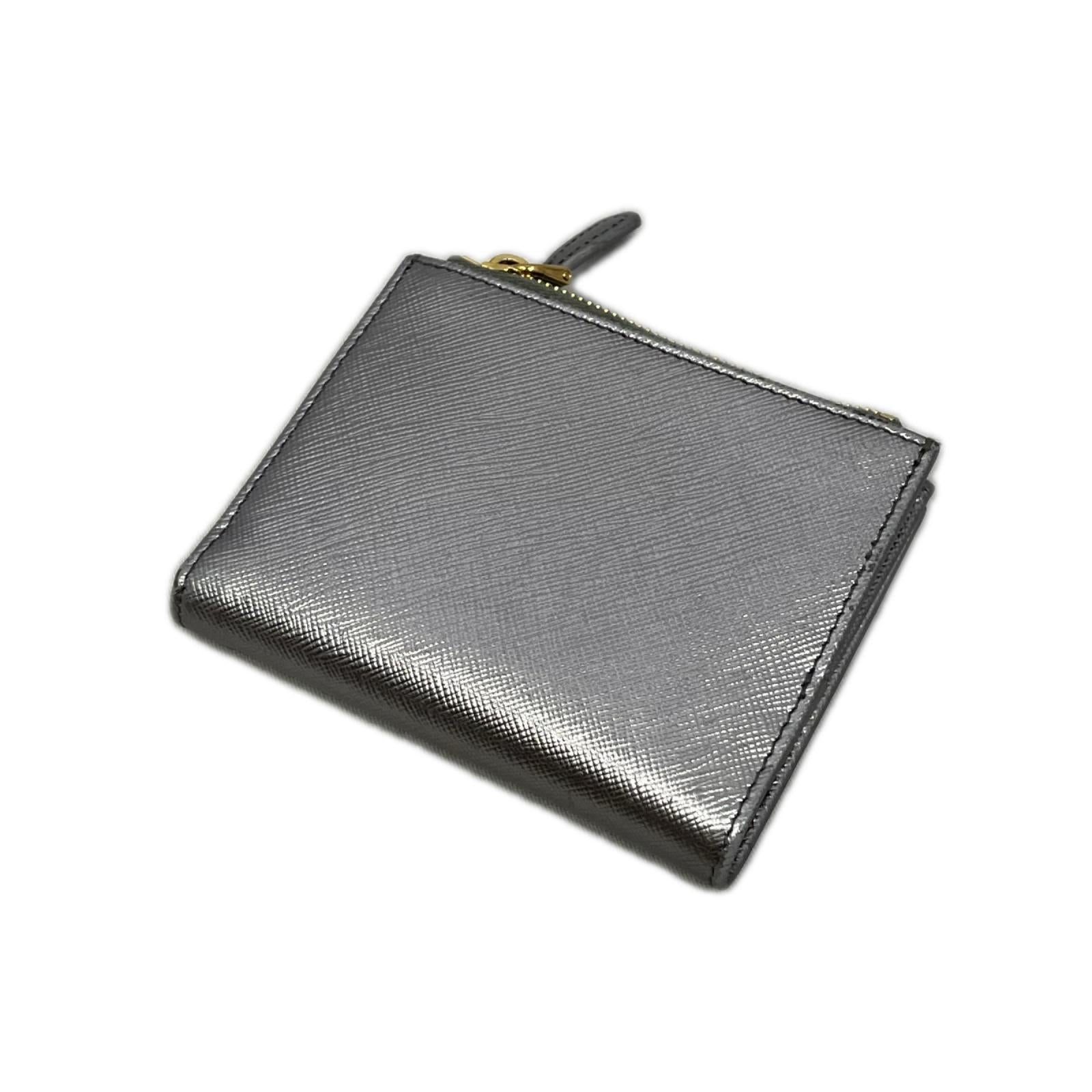 PRADA ｻﾌｨｱｰﾉﾄﾗｲｱﾝｸﾞﾙ 財布 ｼﾙﾊﾞｰｶﾗｰ