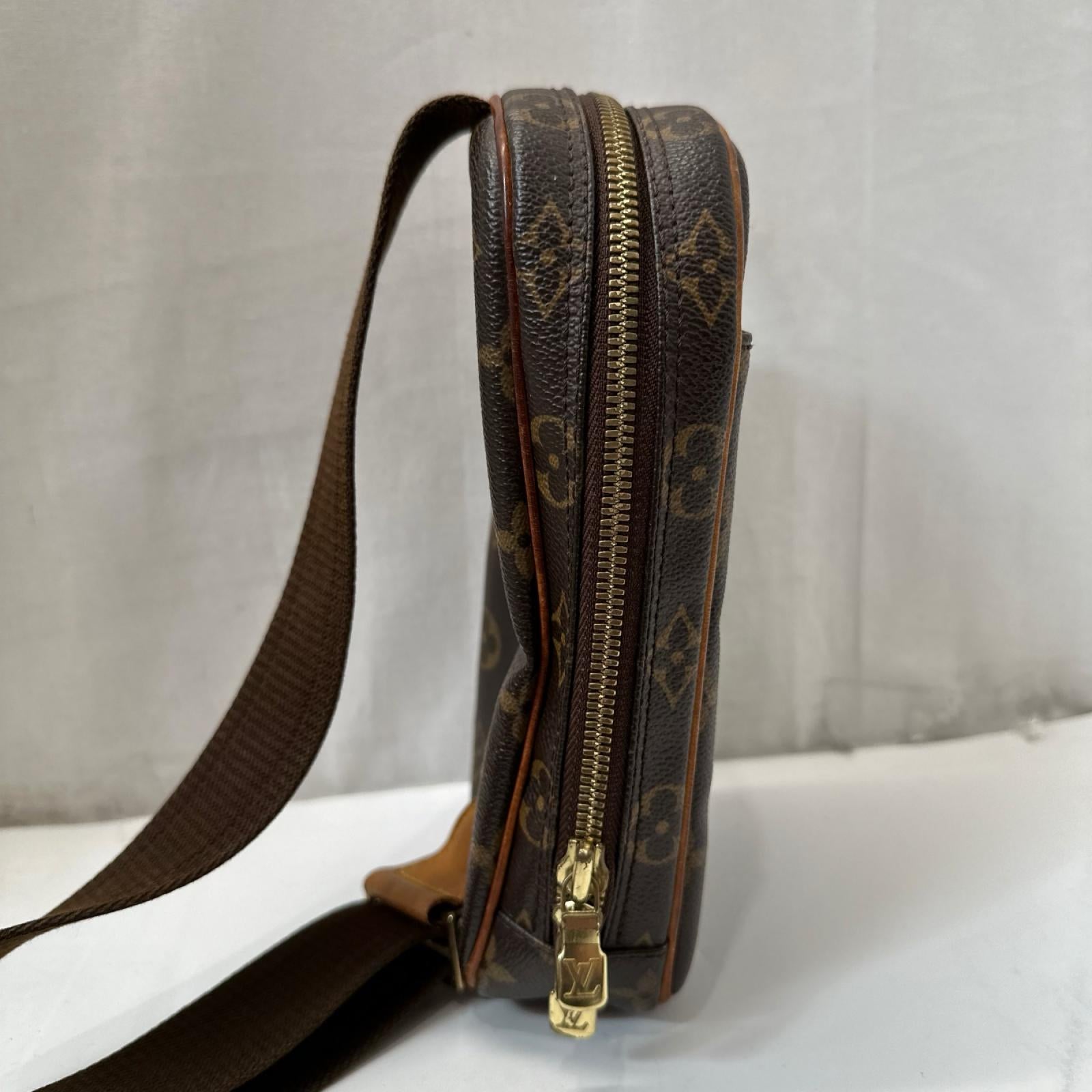 LV モノグラム・ポシェット・ガンジュ M51870
