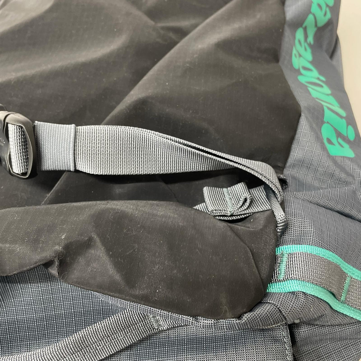 リュック・デイパック 55L BLACK HOLE DUFFEL
