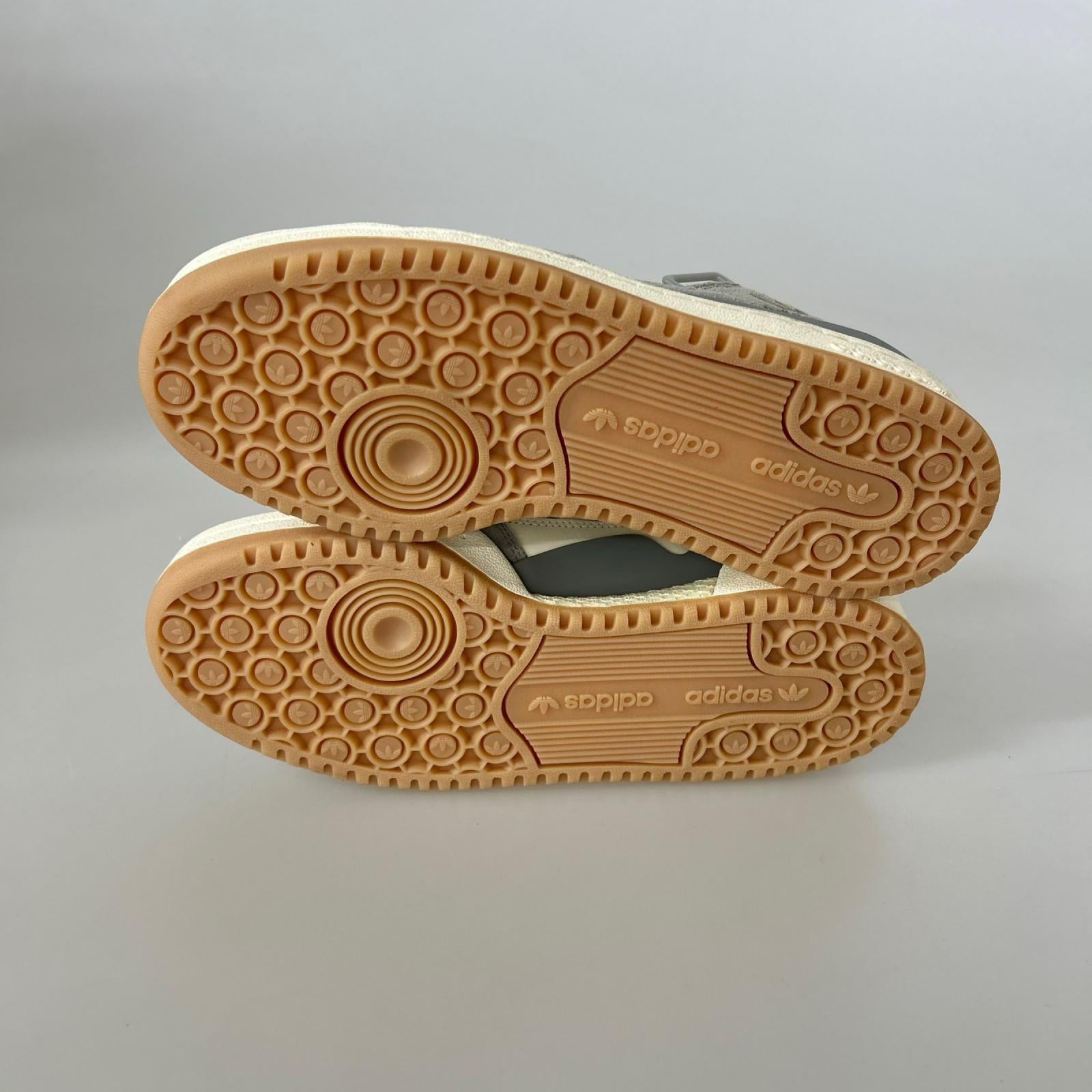 スニーカー FORUM LOW（23.5） 23.5cm (US5 1/2 UK5 EU37) グレー