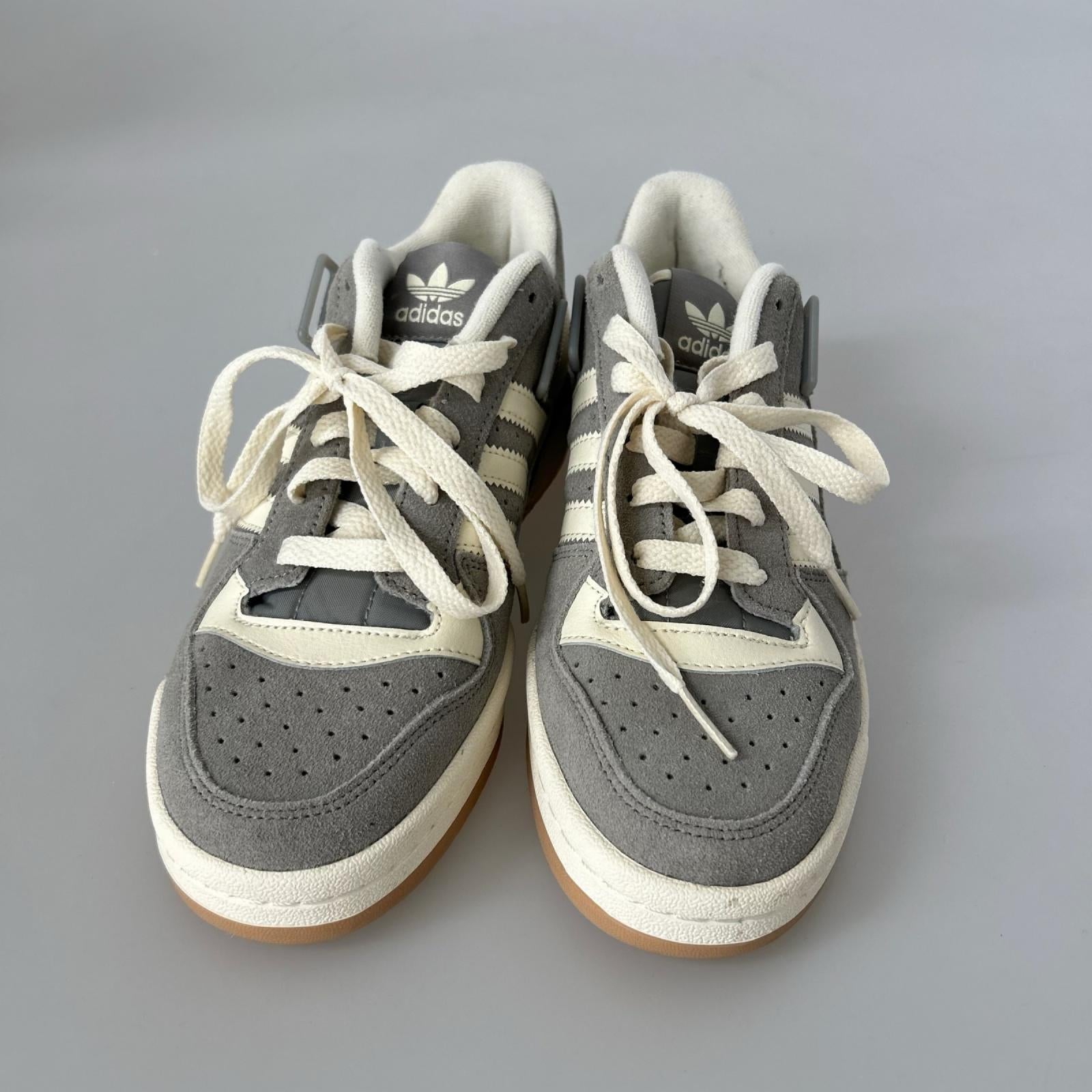 スニーカー FORUM LOW（23.5） 23.5cm (US5 1/2 UK5 EU37) グレー