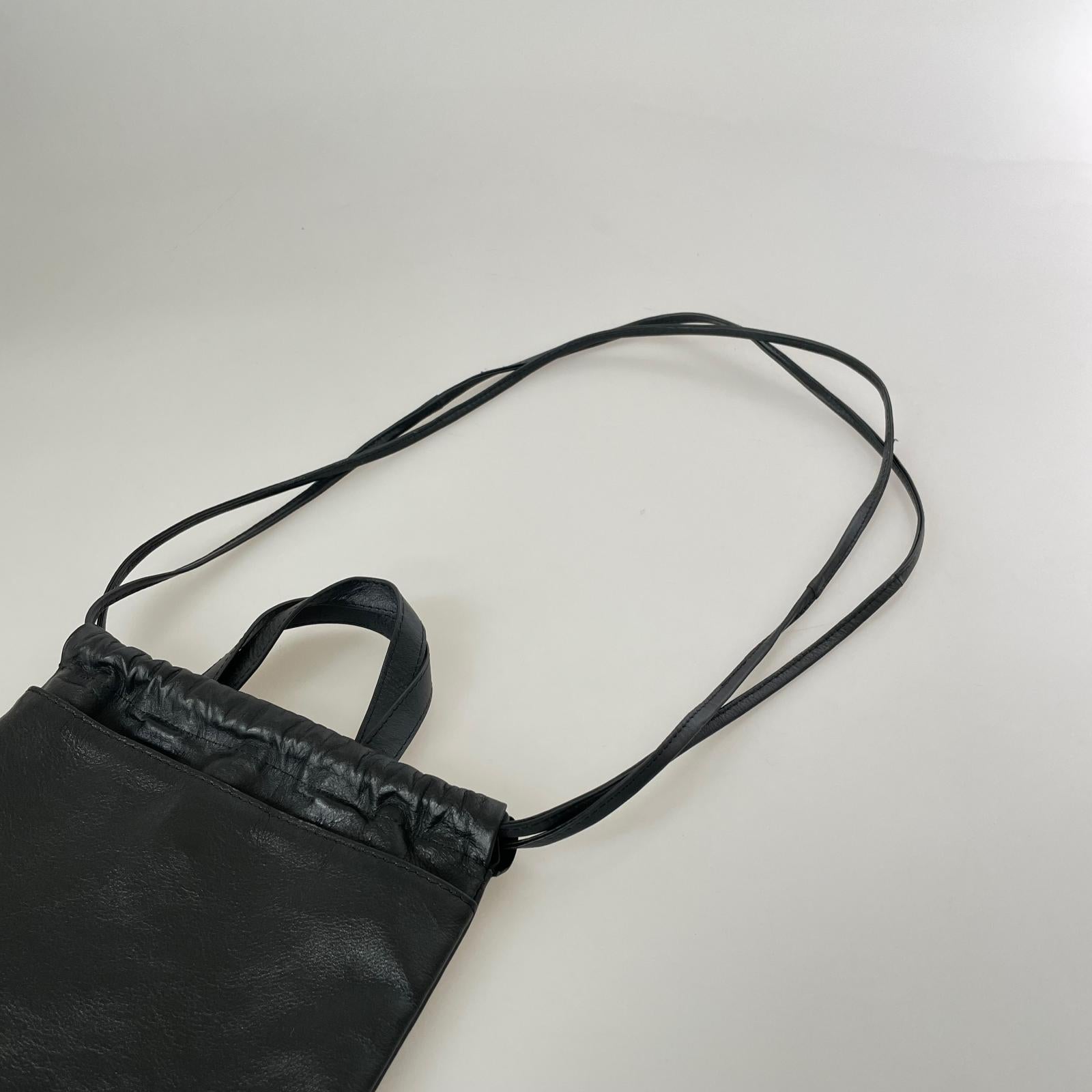 ショルダーバッグ 巾着 黒 ブラック