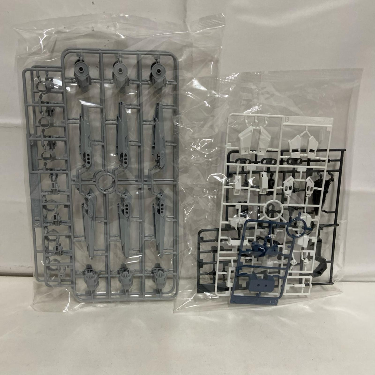 HG 1/144 アリュゼウス BANDAI ガンプラ