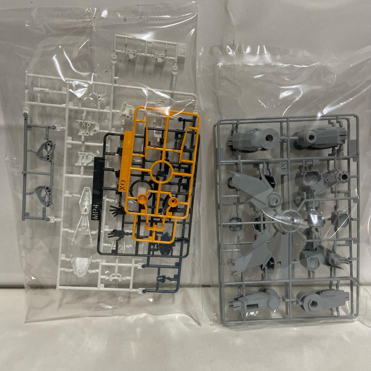 HG 1/144 アリュゼウス BANDAI ガンプラ