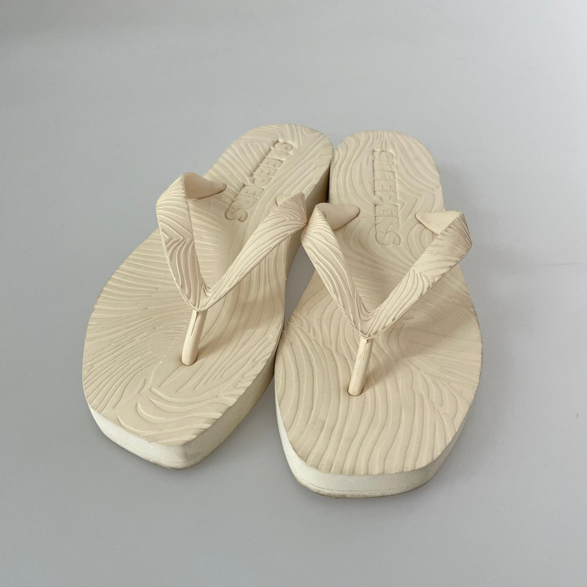 シューズ SLEEPERS 厚底 ビーチサンダル ベージュ (UK5) ホワイト