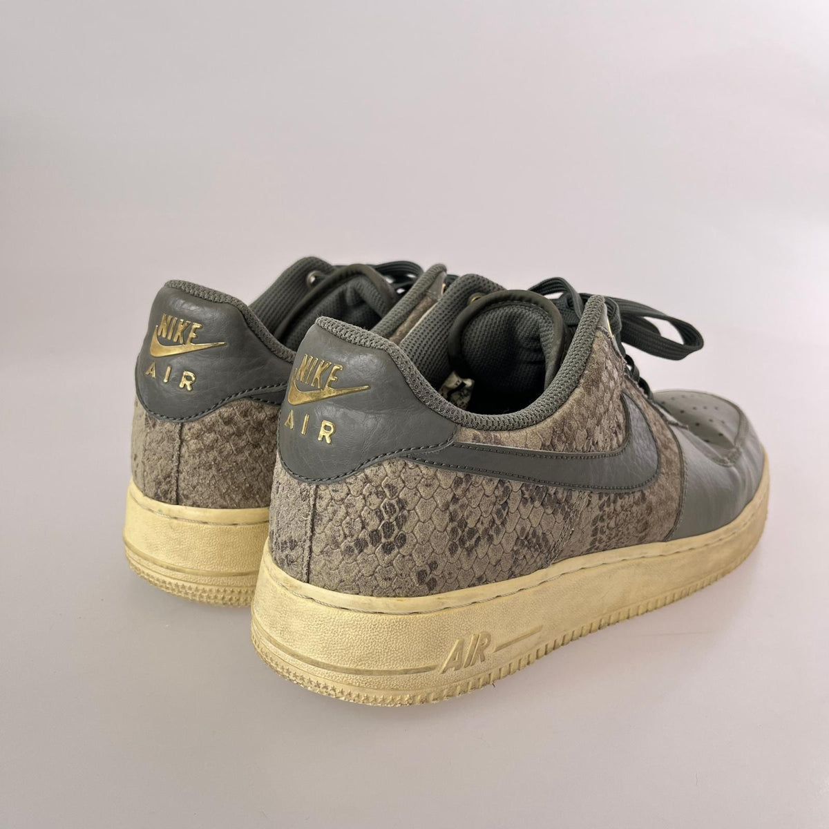 スニーカー AIR FORCE 1 27.5cm 823511-004 27.5cm (US9 1/2 UK9 EU45) カーキ