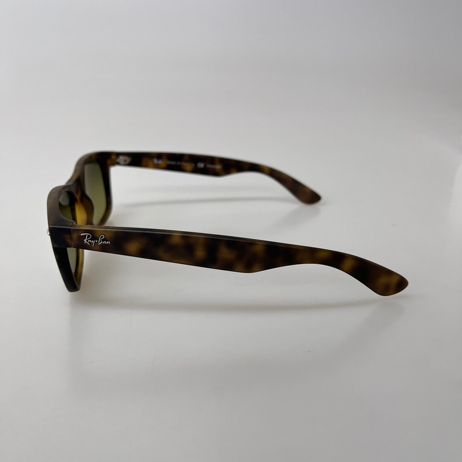 その他アクセサリー New Wayfarer 偏光グラス イタリア製 ブラウン