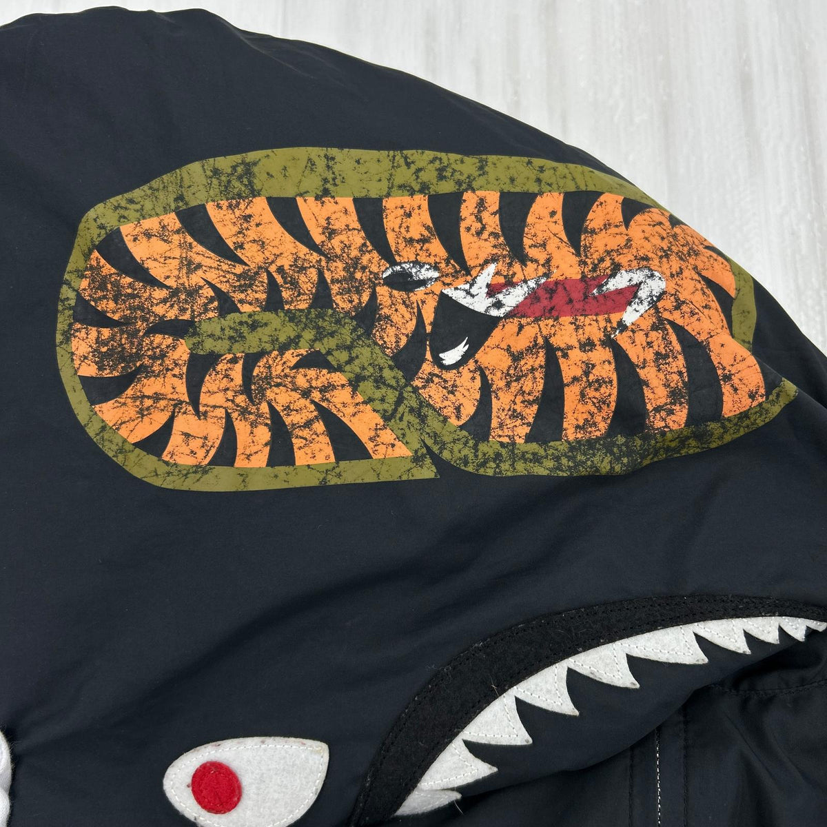 ダウンジャケット シャーク 黒（M） M ブラック