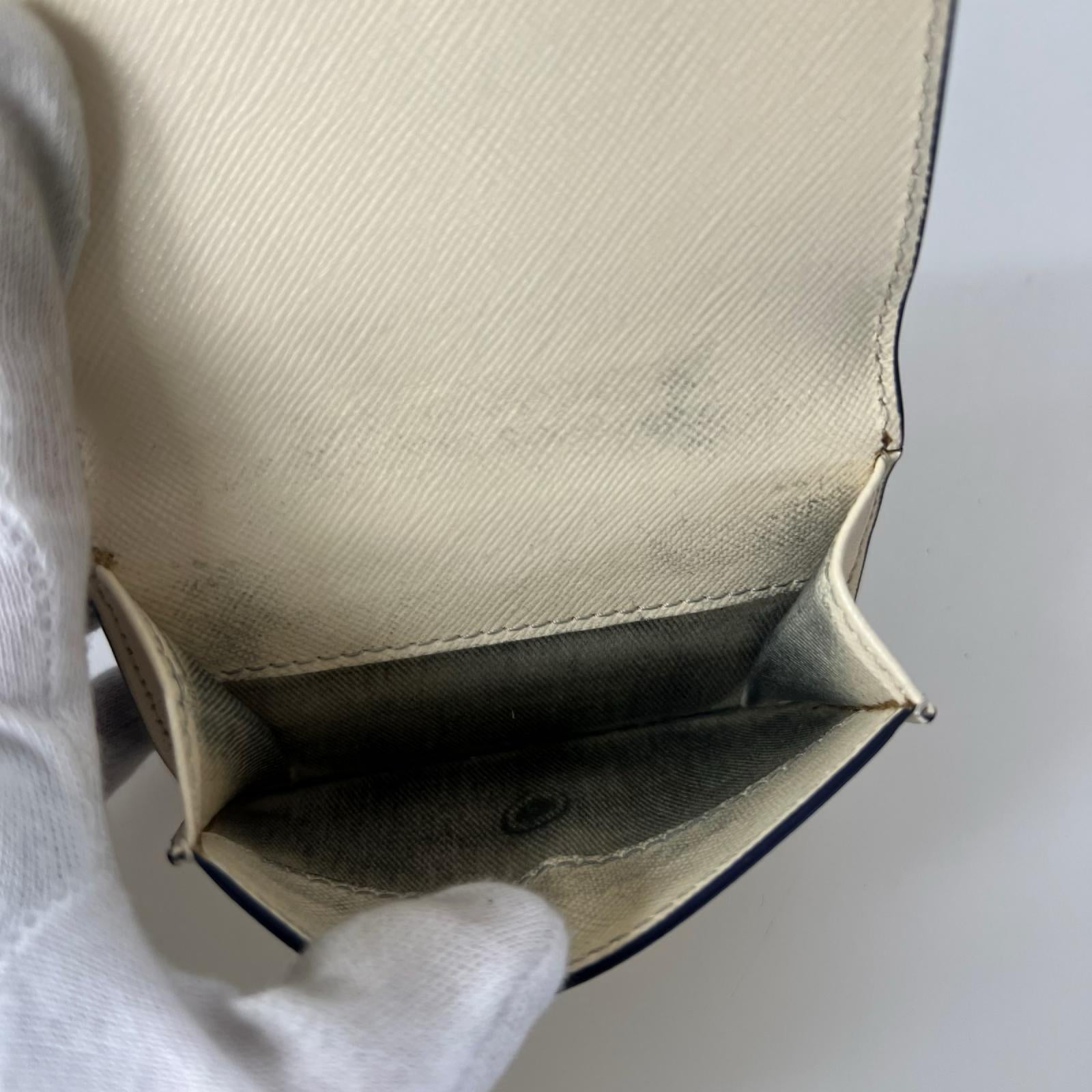 コンパクトウォレット 三つ折り財布