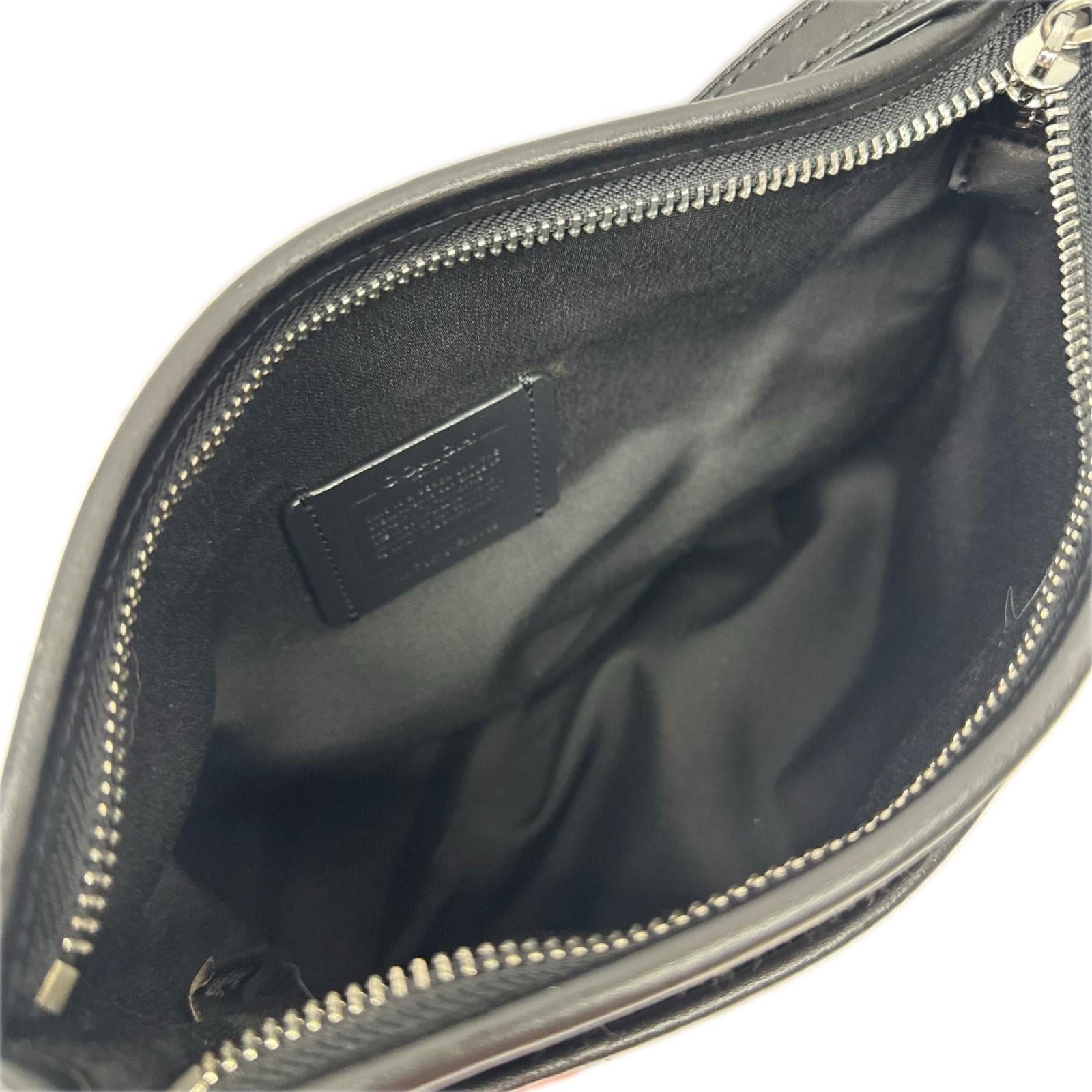 シグネチャー　ショルダーバッグ F29960