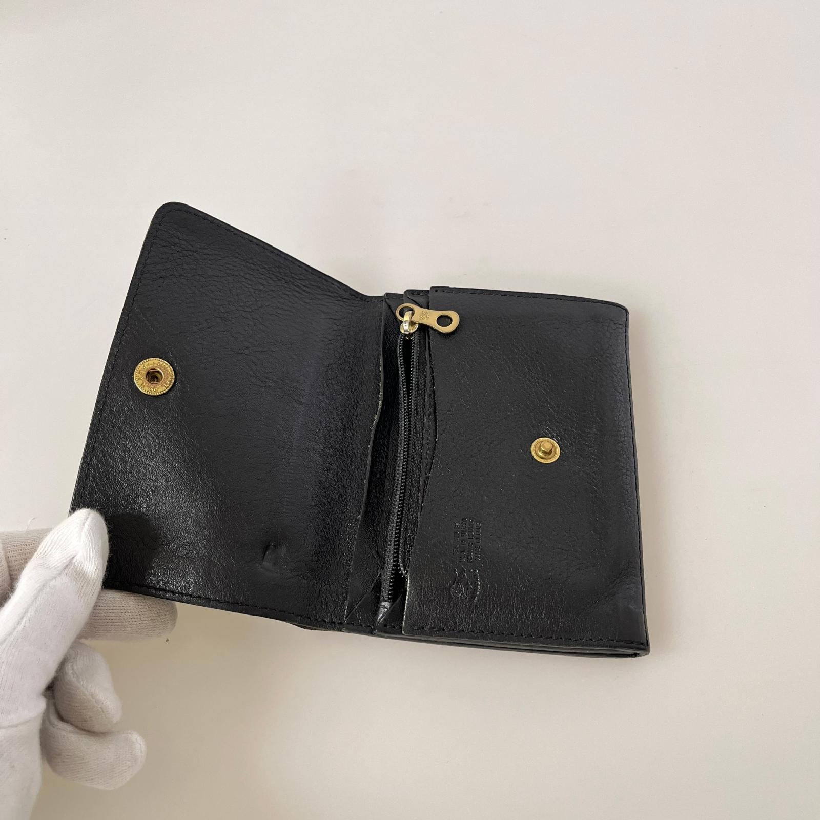 コンパクトウォレット IL BISONTE 二つ折り財布 黒 ブラック