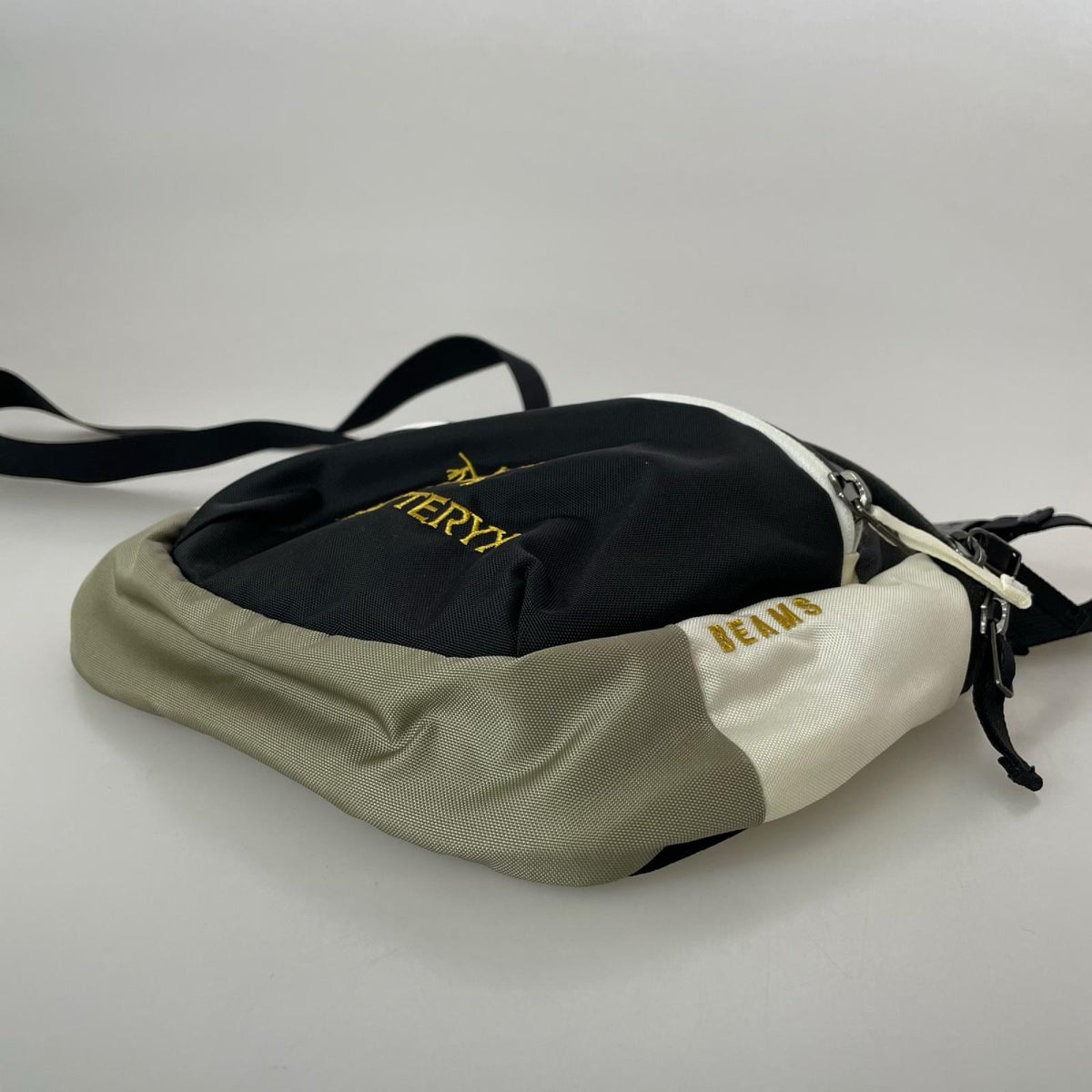 ボディバッグ BEAMS別注　Mantis 2 Waist Pack※状態 ブラック