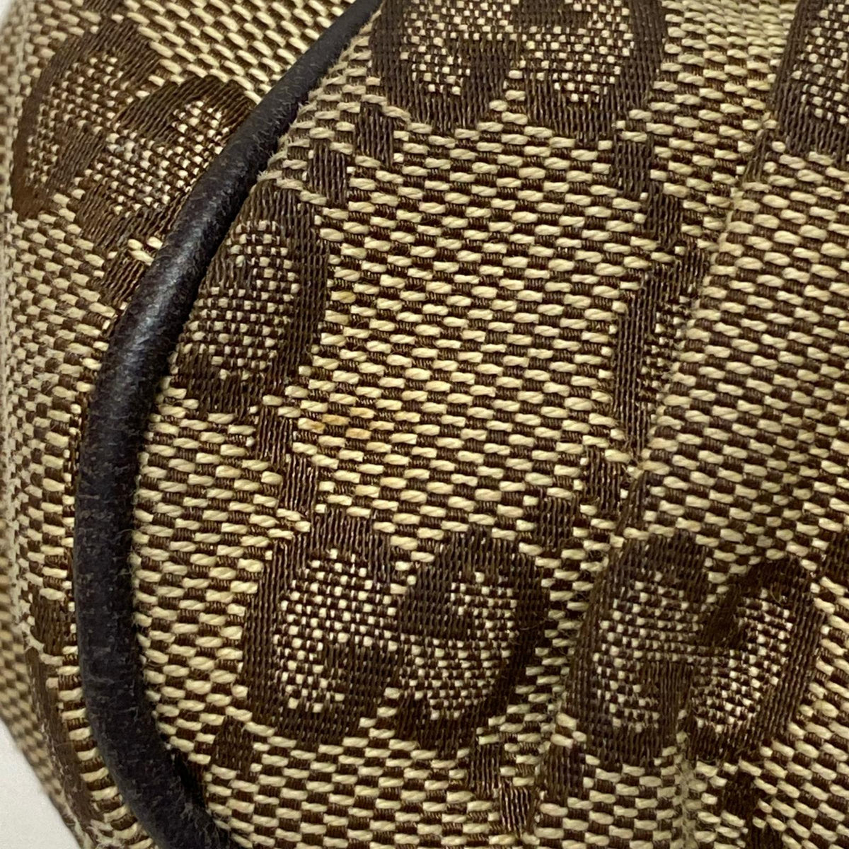 GUCCI GGキャンバス ラブリーハートコスメティックポーチ