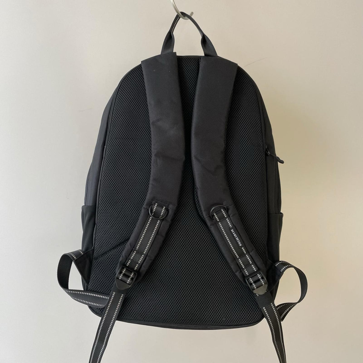 リュック・デイパック BEAMS DESIGN ﾊﾞｯｸﾊﾟｯｸ 黒 ブラック