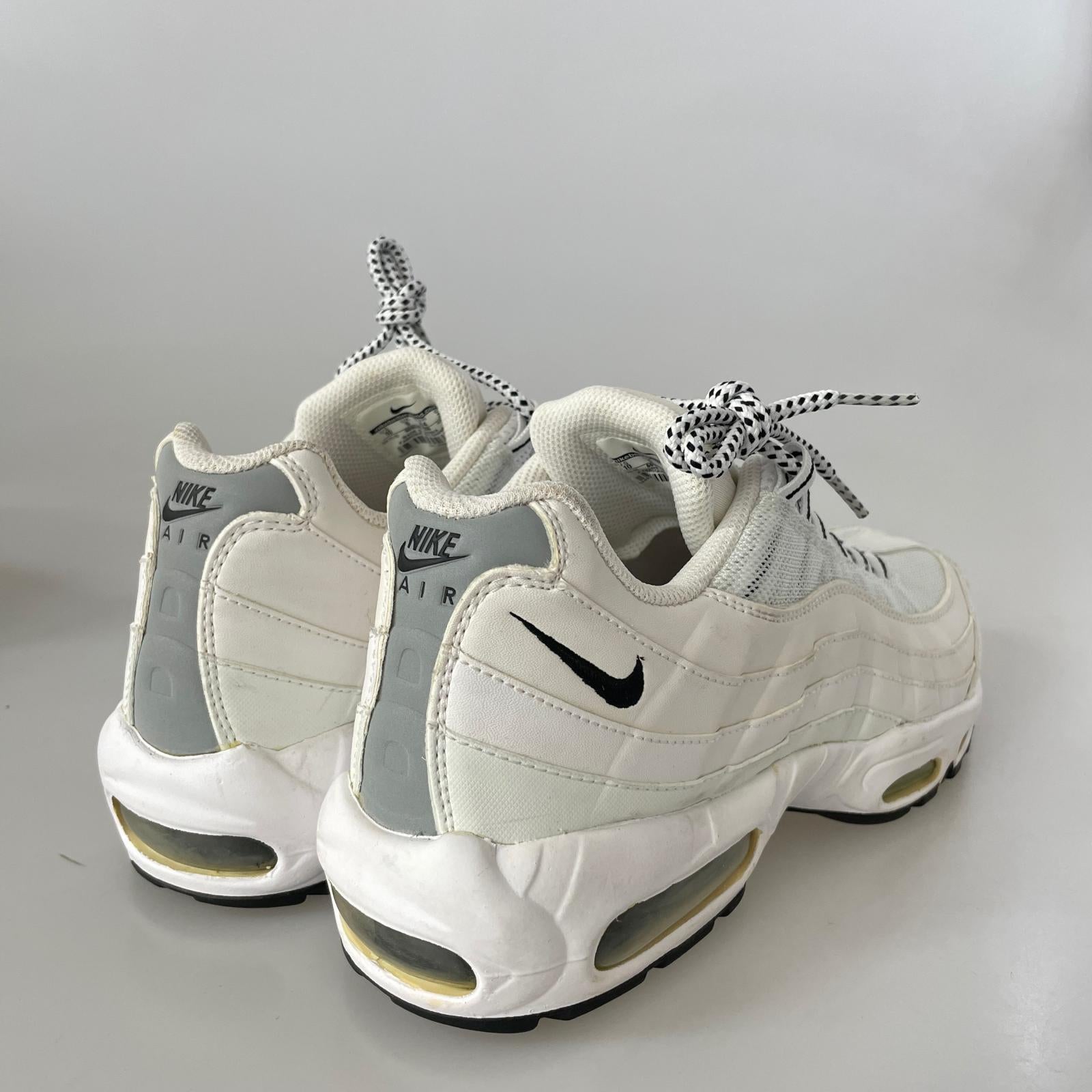 スニーカー AIR MAX 95 白 28cm 609048-109 28cm (US10 UK9 1/2 EU46) ホワイト