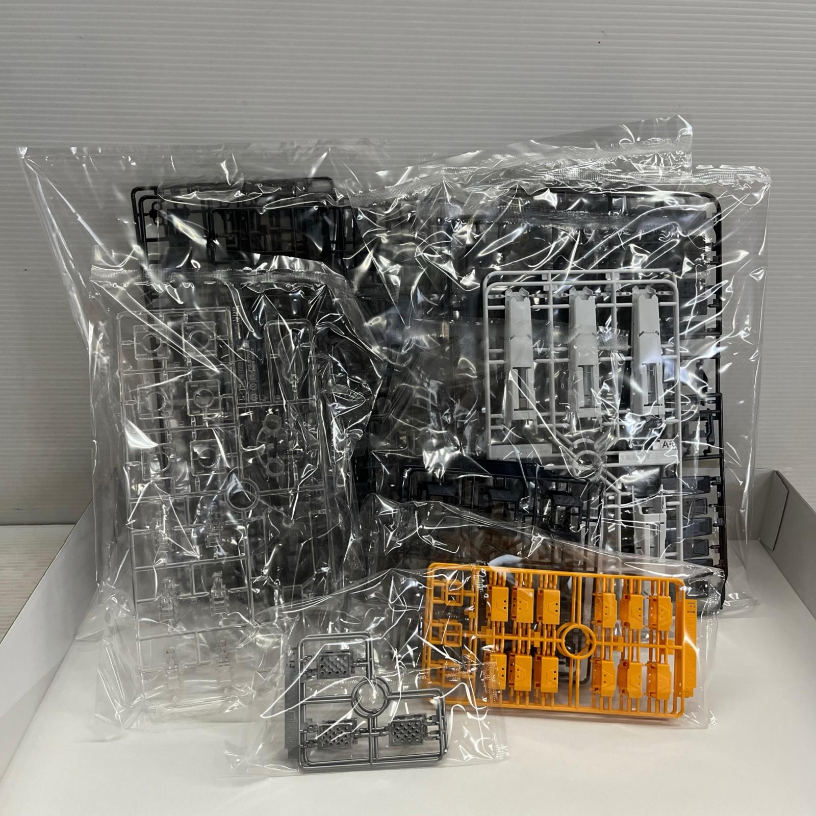 パーフェクト グレード UNLEASHED RX-93 Vガンダム パーフェクトグレード　UNJEASHED RX-93 Vガンダム バンダイ ガンプラ