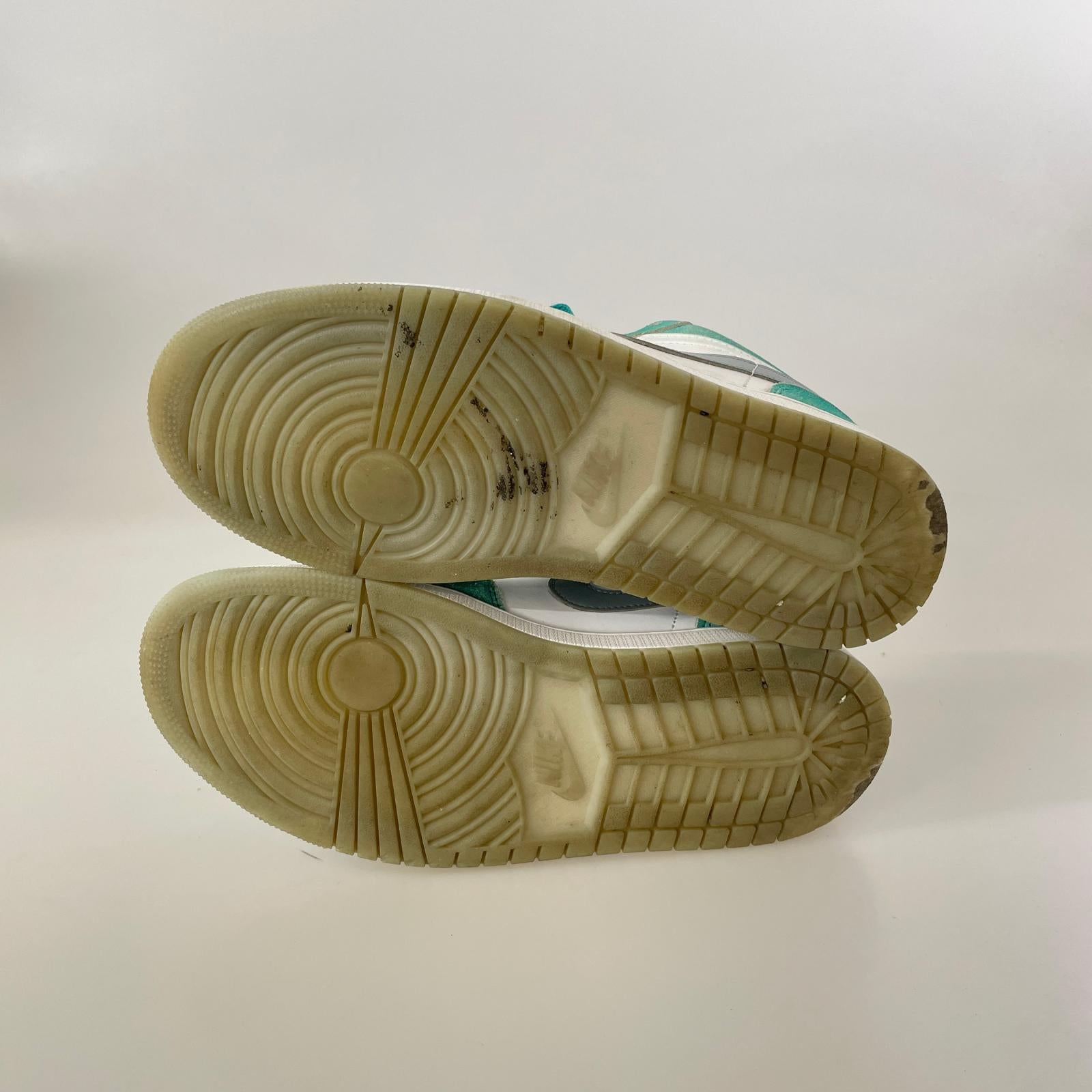 スニーカー NIKE AIR JORDAN 1 LOW SE 27cm (US9 UK8 1/2 EU44)