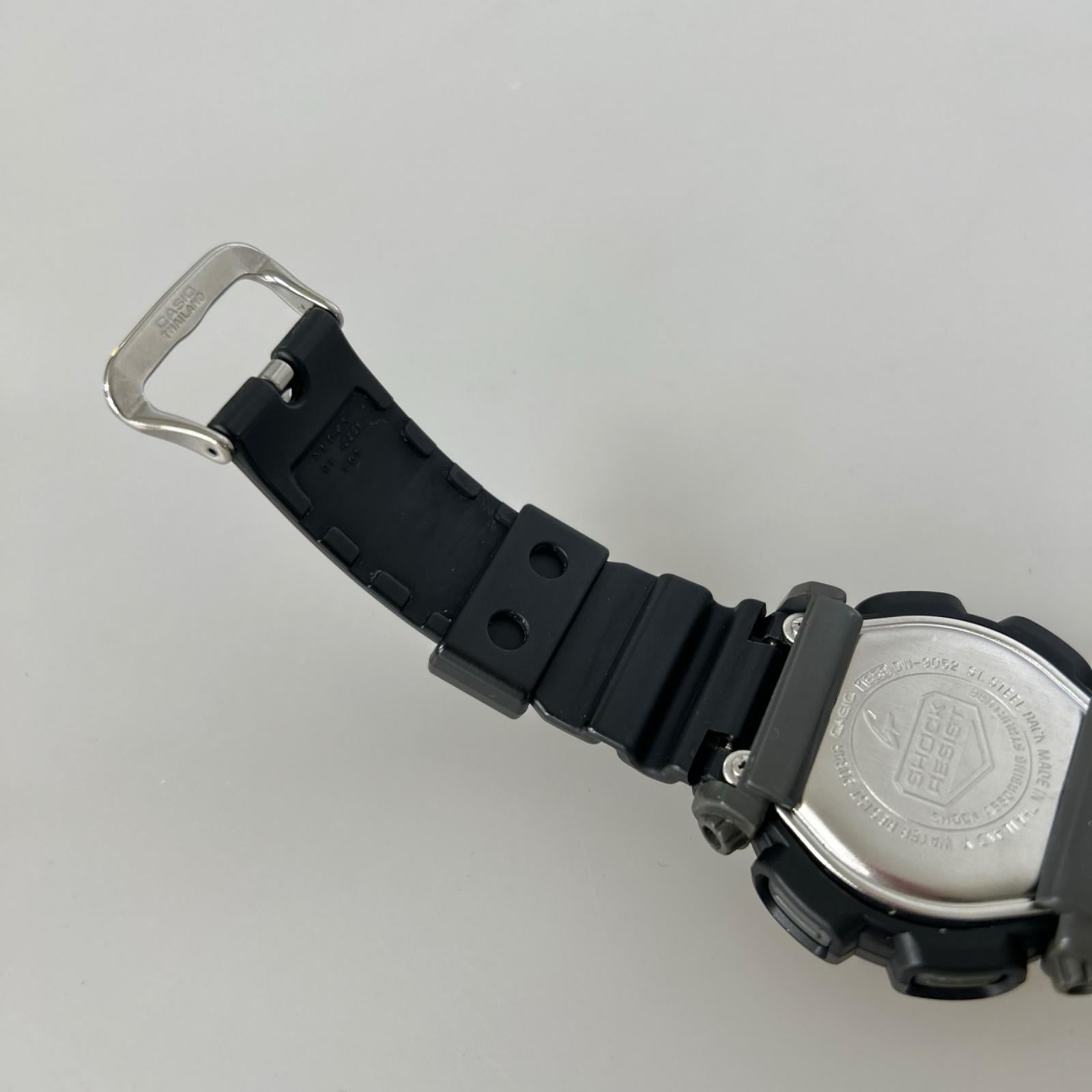 腕時計 DW-9052-1V ブラック