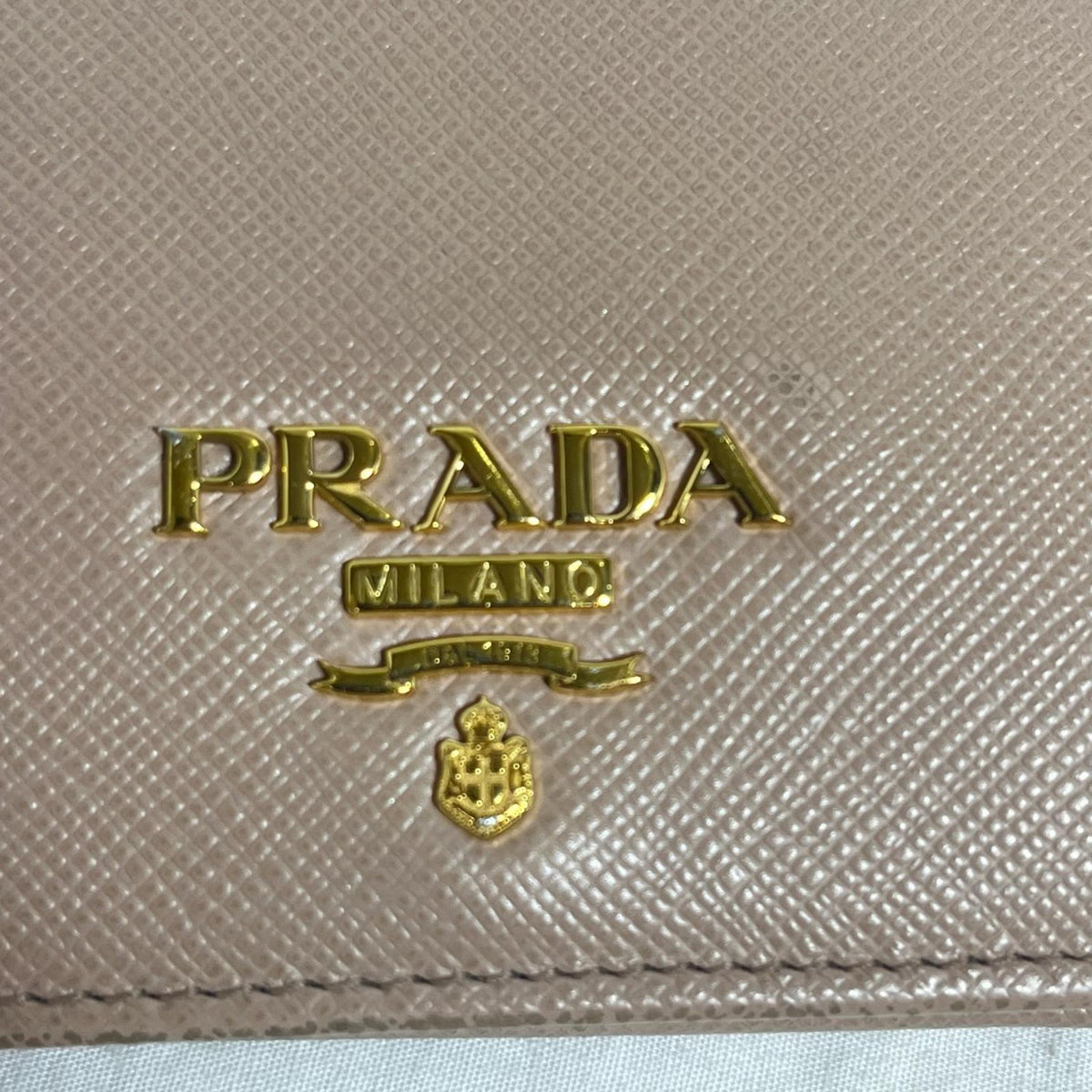 PRADA サフィアーノ