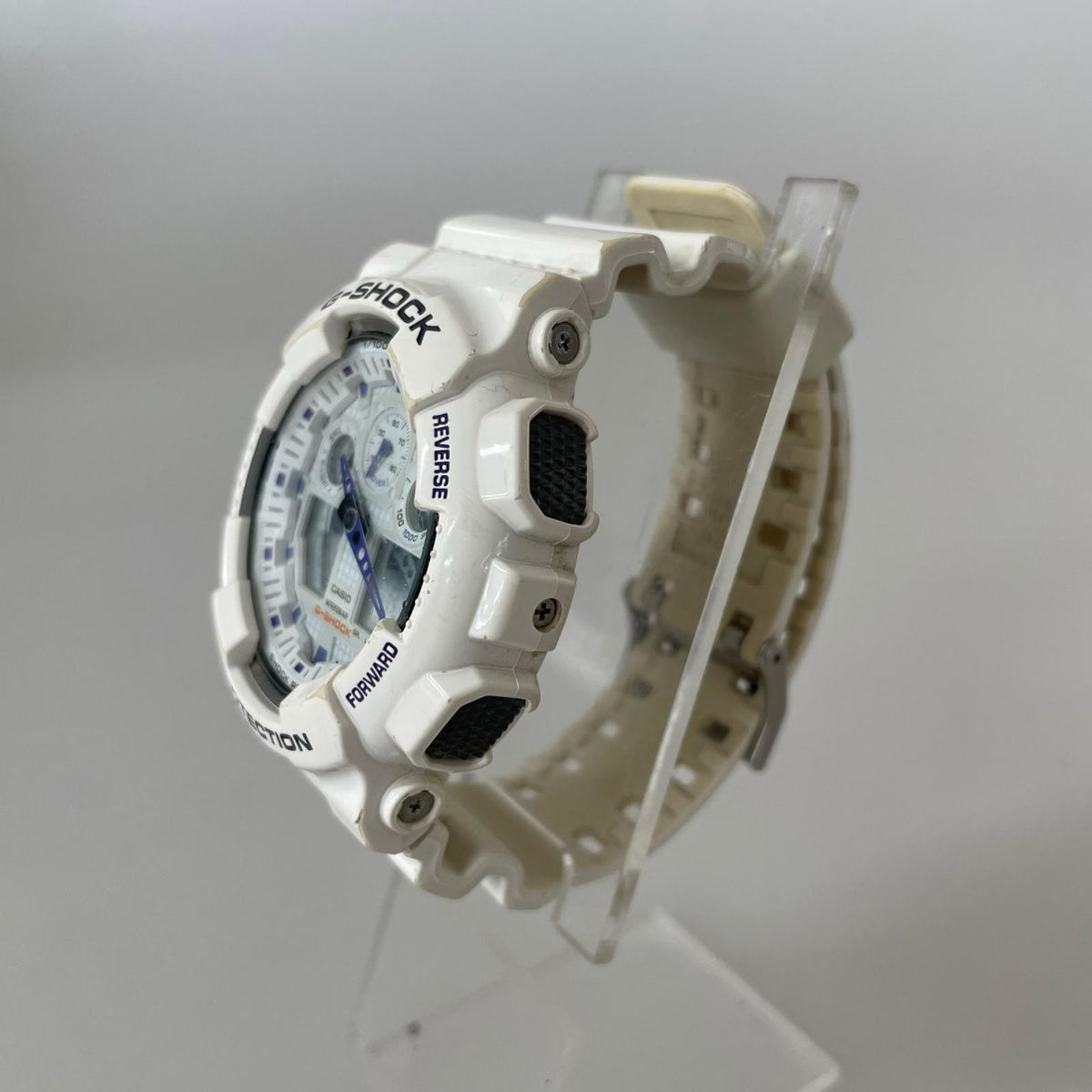 腕時計 GA-100A ホワイト