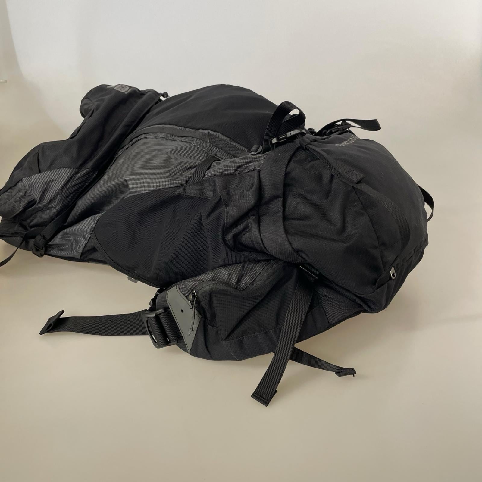 リュック・デイパック GRAFTON 60 黒 ブラック