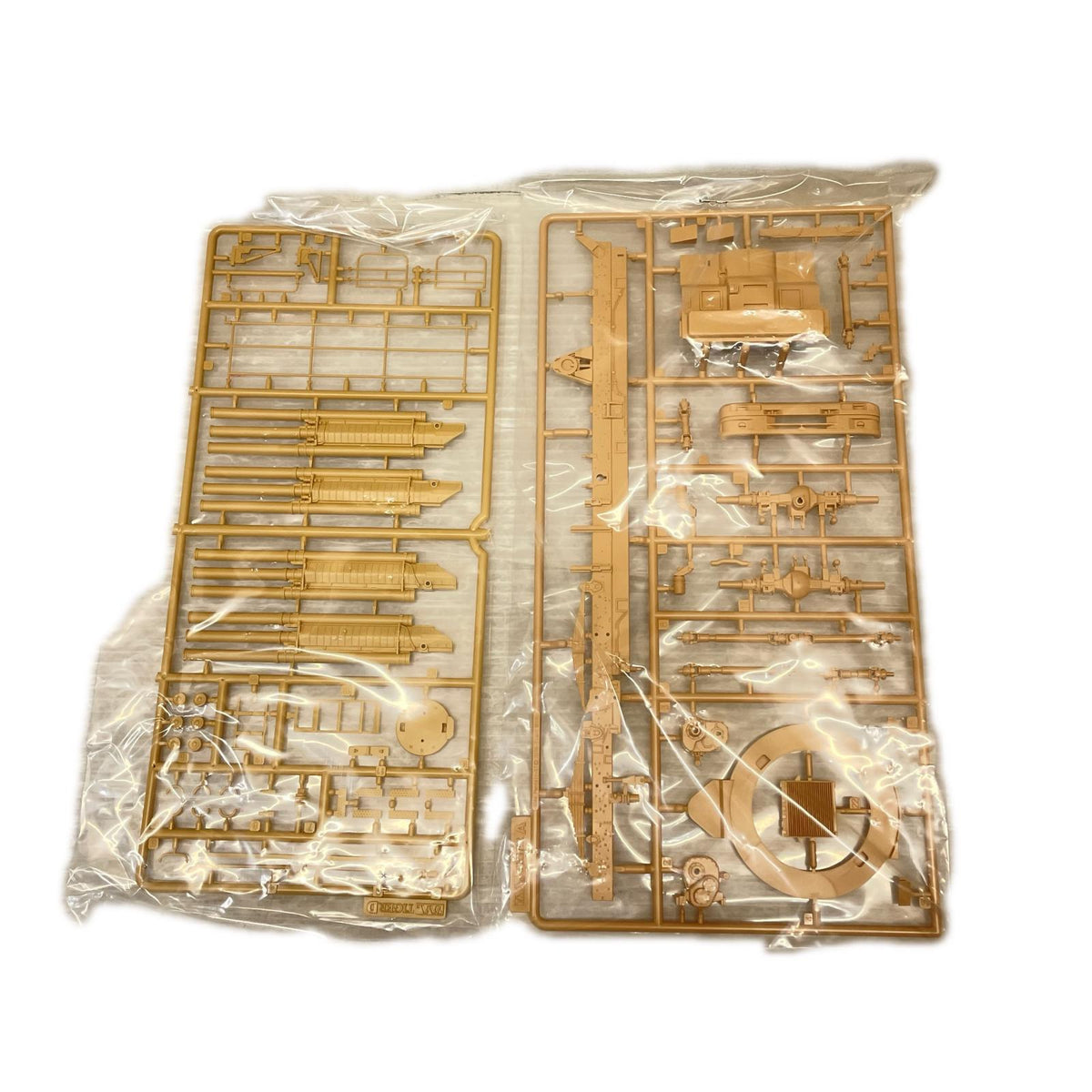 1/35 ロシア軍 パーンツィリーS1/ SA-22 グレイハウンド タイガーモデル ミリタリープラモ