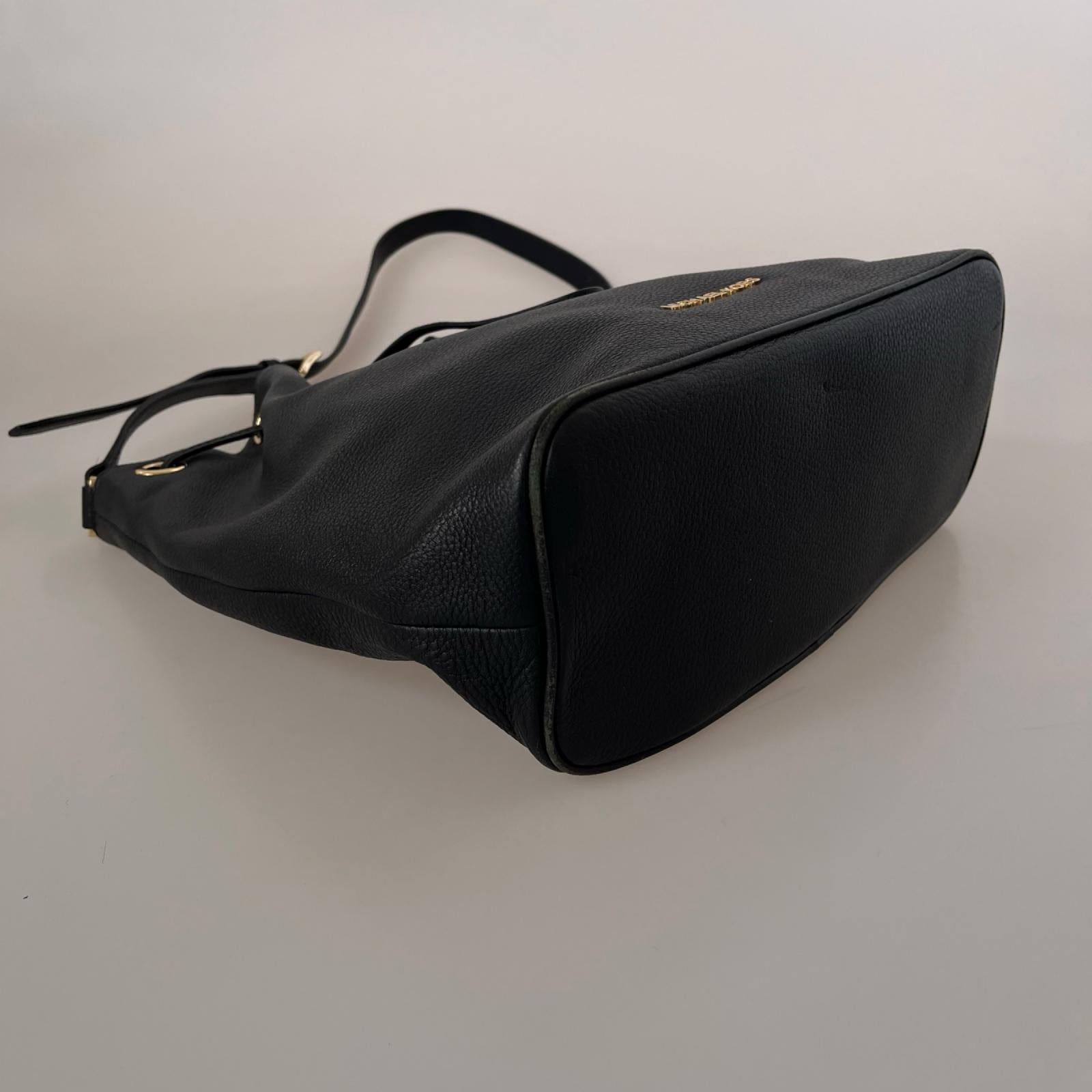 ショルダーバッグ レザー 黒 ブラック
