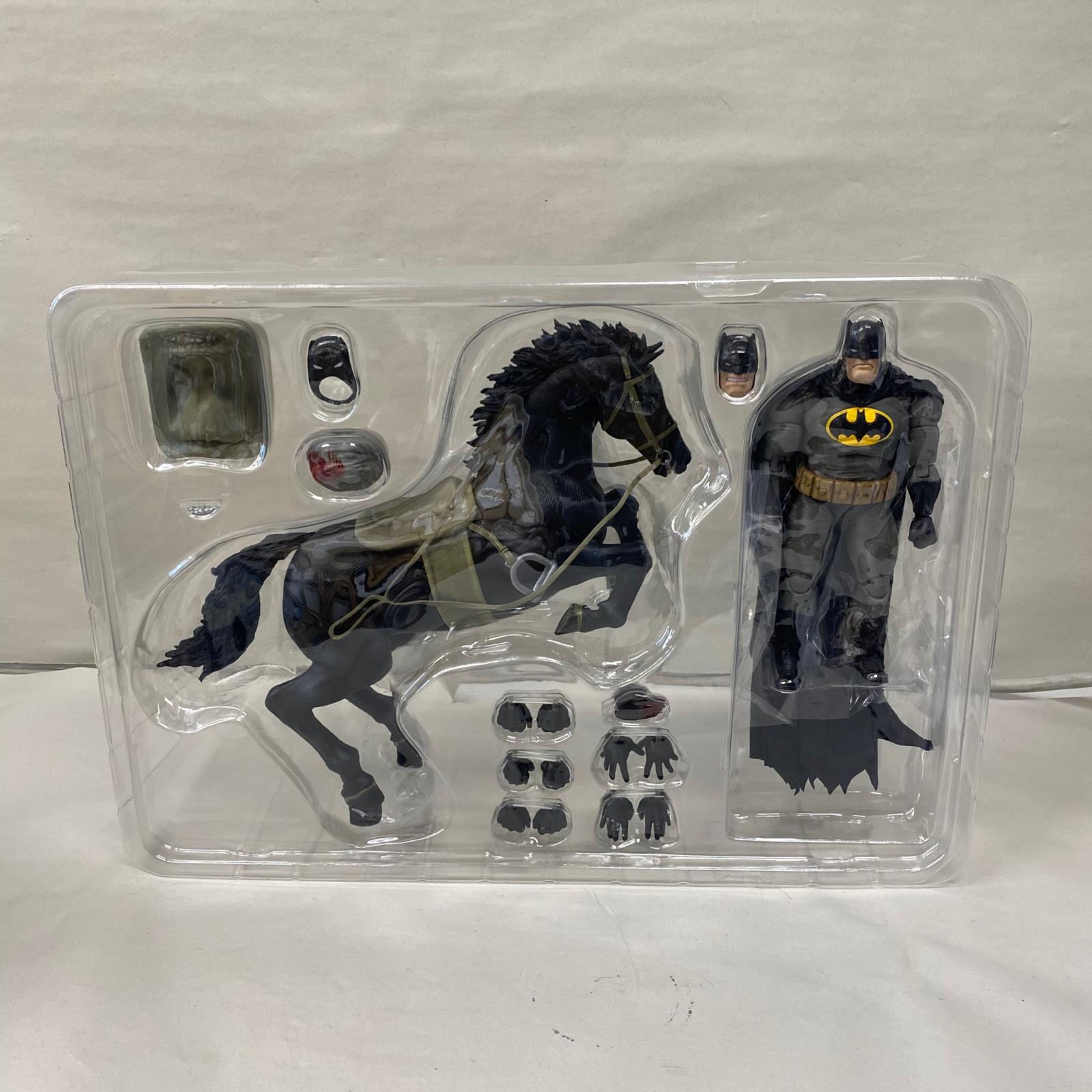 MAFEX BATMAN & HORSE フィギュア/グッズ