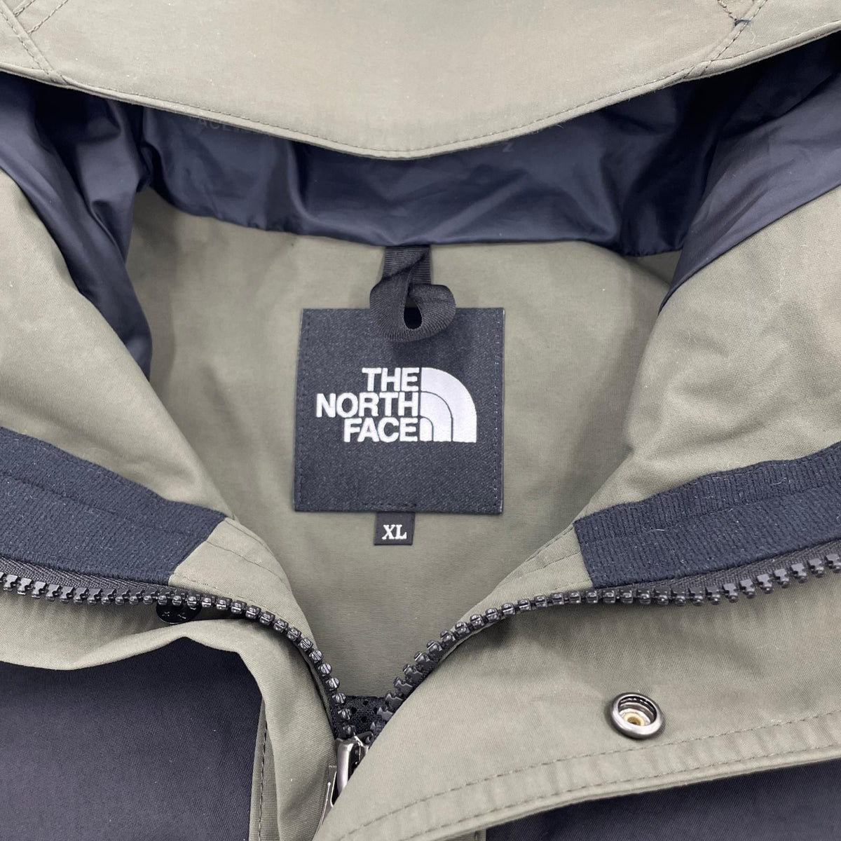 マウンテンパーカー Mountain Light Jacket/XL/NP62450 グリーン